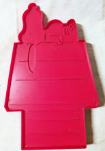 Load image into Gallery viewer, Hallmark Peanuts Snoopy On Doghouse Jumbo Cookie Cutter 1970&#39;s - TulipStuff
