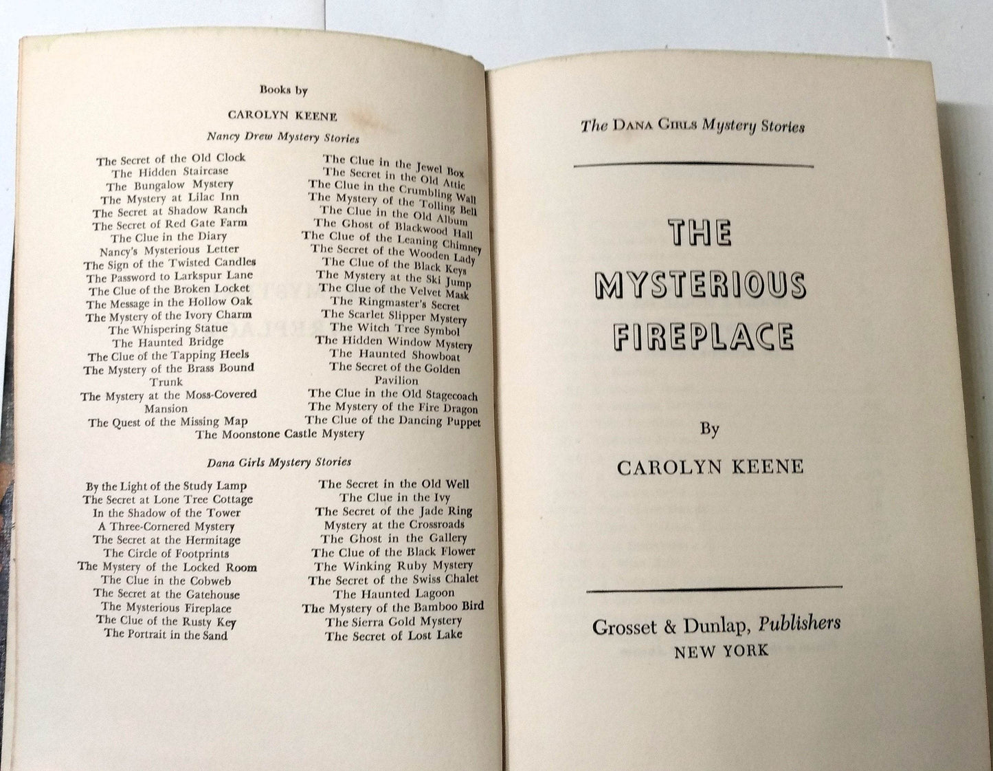 The Mysterious Fireplace Dana Girls Mystery #10 Carolyn Keene 1941 - TulipStuff