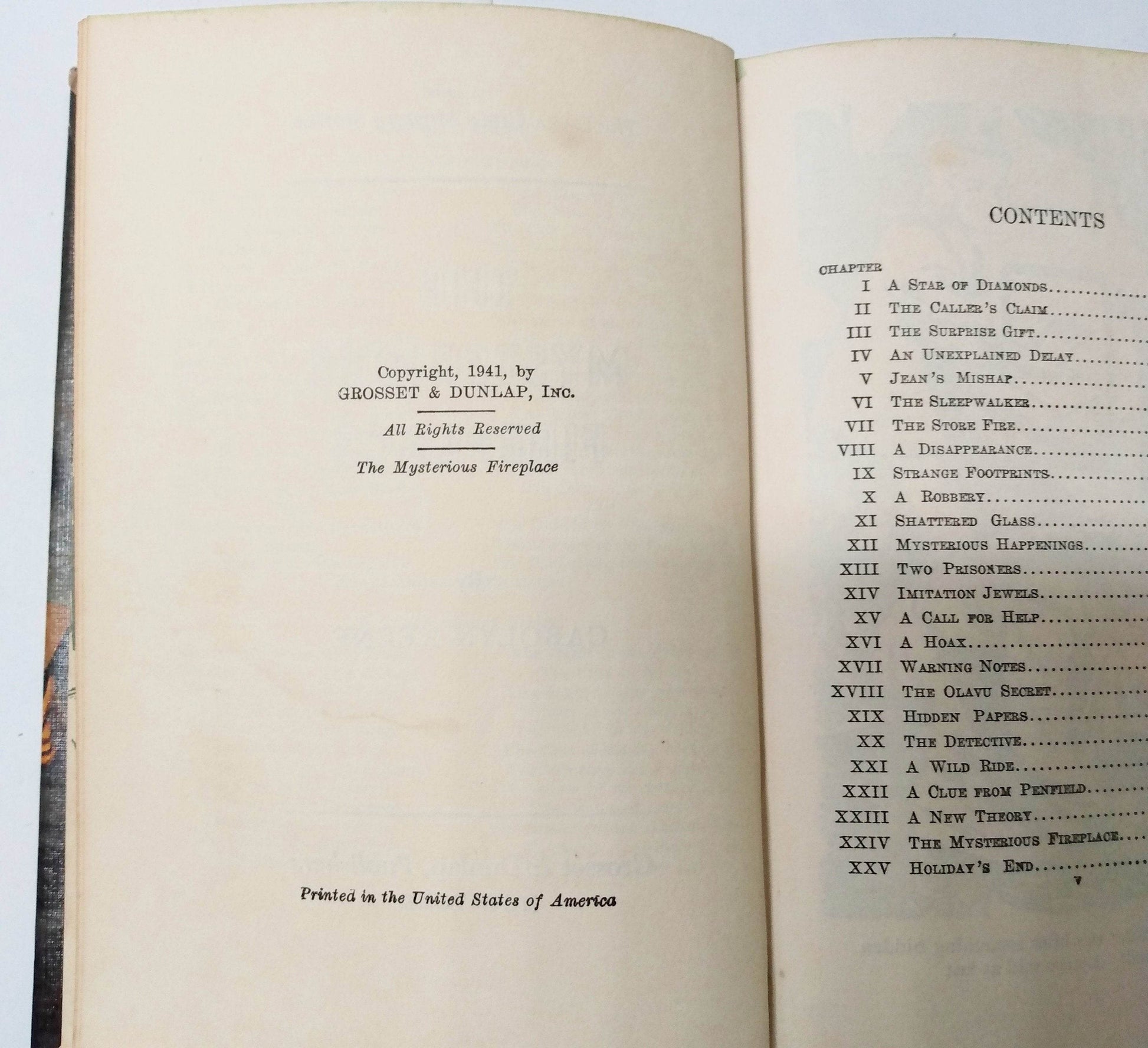 The Mysterious Fireplace Dana Girls Mystery #10 Carolyn Keene 1941 - TulipStuff