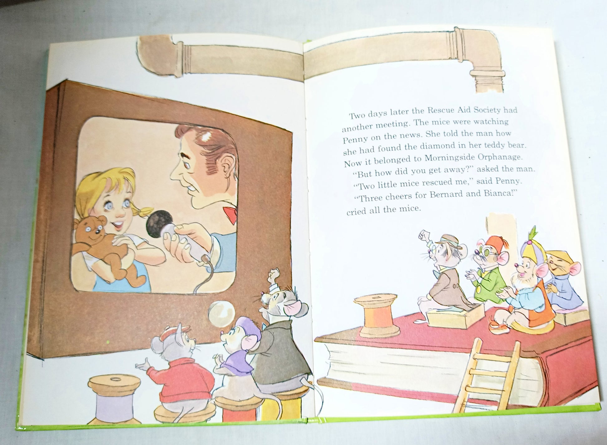 The Rescuers Walt Disney Productions Random House Hardcover Book 1977 - TulipStuff