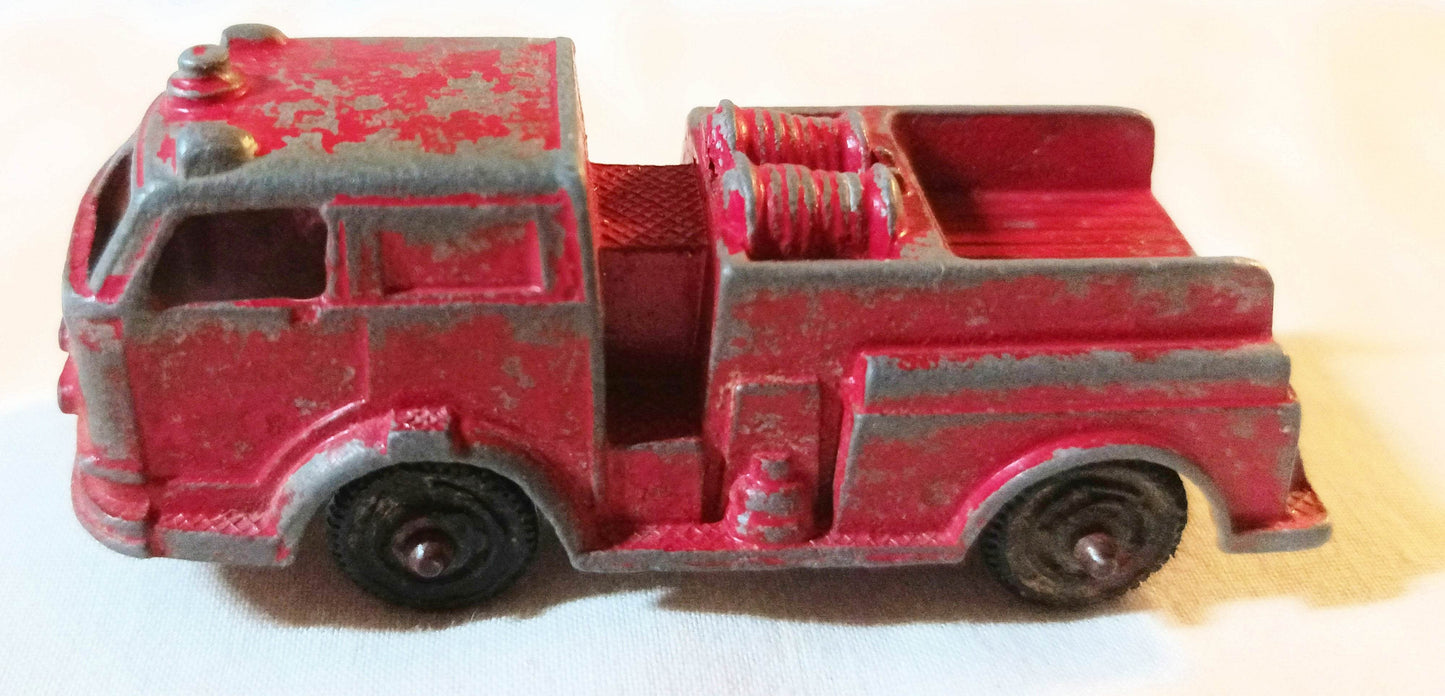 TootsieToy Pumper Fire Engine Chicago Diecast Metal Made In USA 1950's - TulipStuff