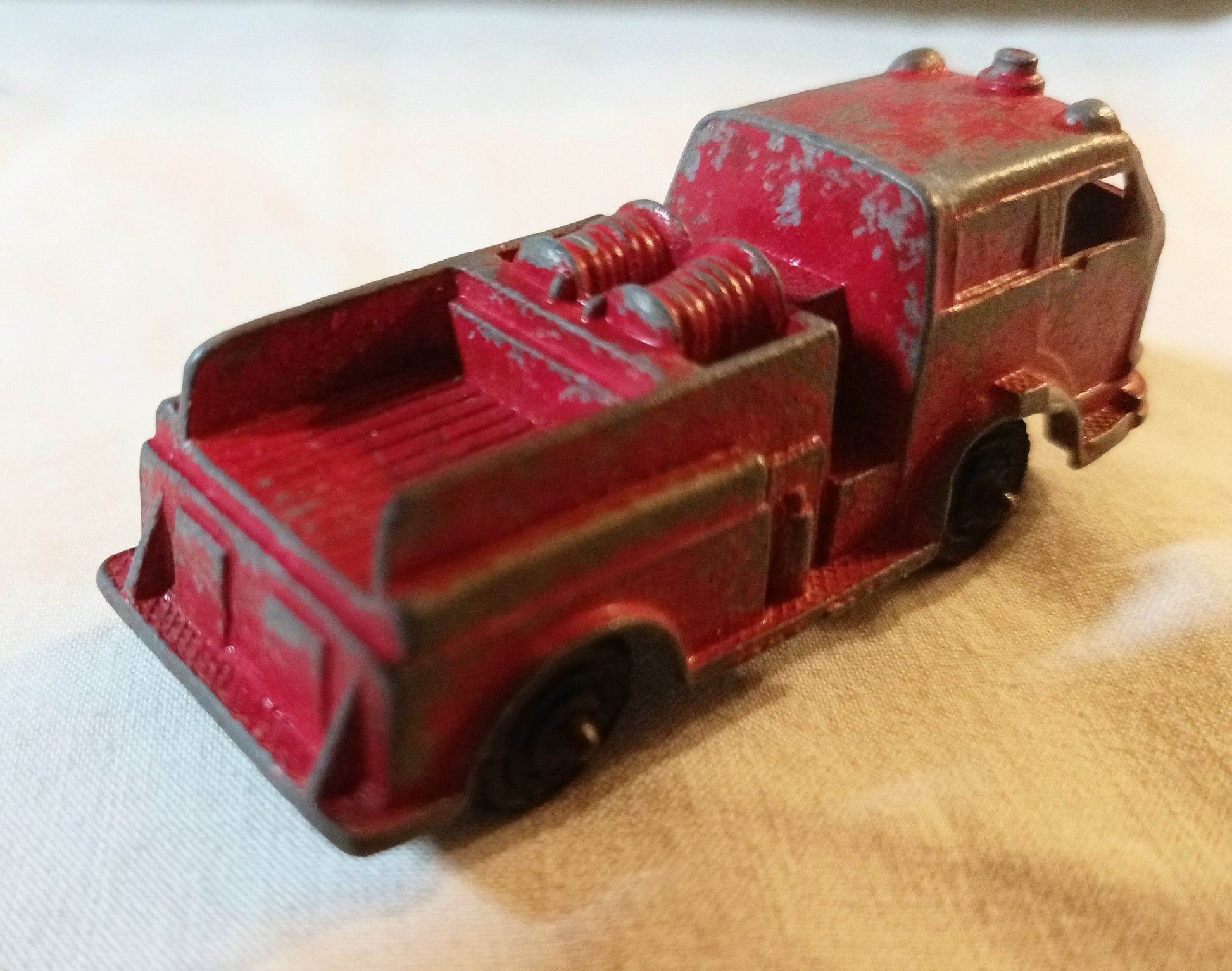 TootsieToy Pumper Fire Engine Chicago Diecast Metal Made In USA 1950's - TulipStuff