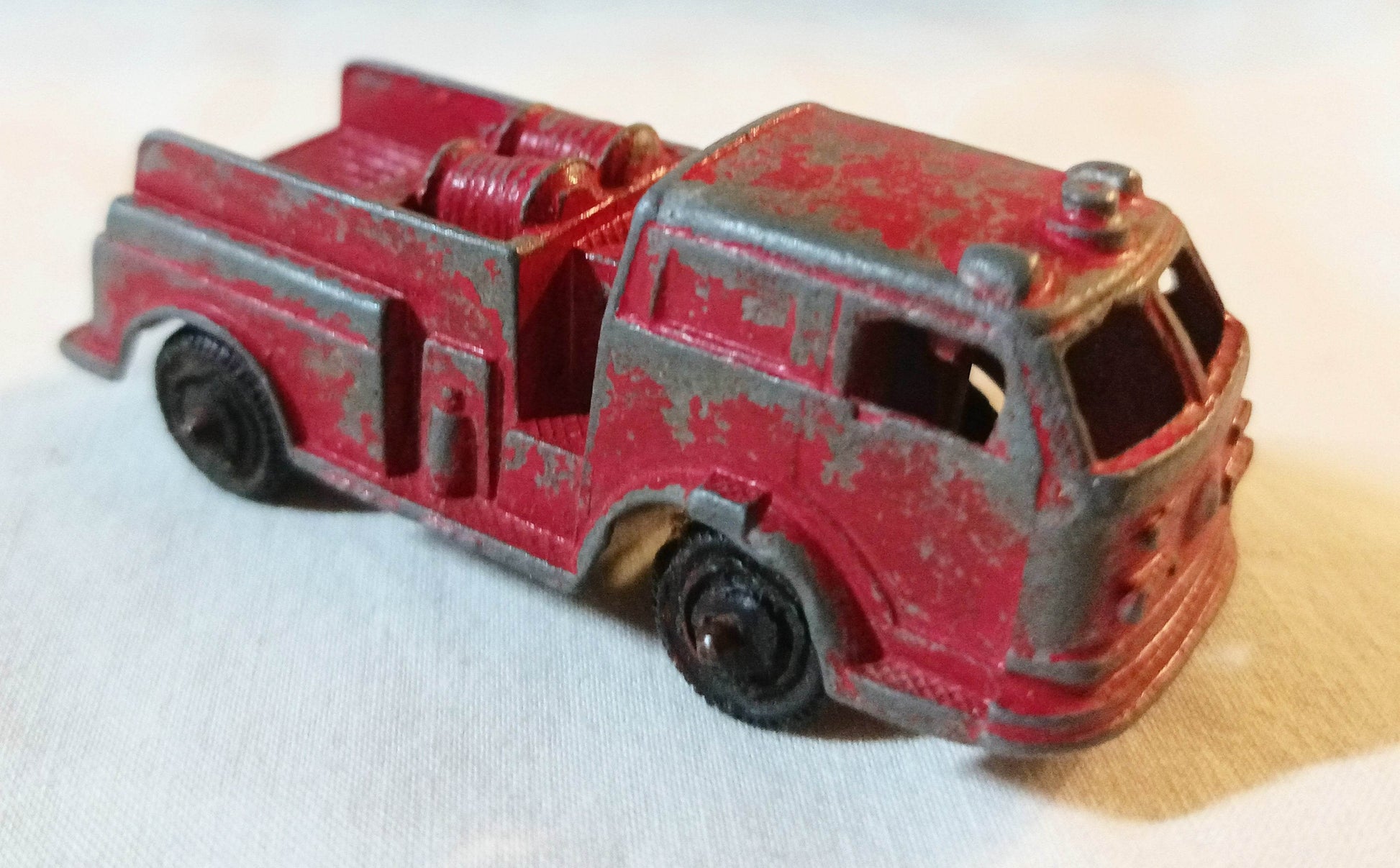 TootsieToy Pumper Fire Engine Chicago Diecast Metal Made In USA 1950's - TulipStuff