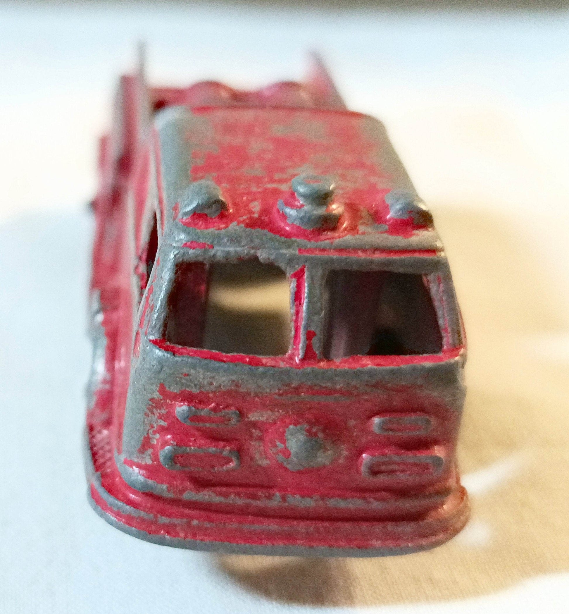 TootsieToy Pumper Fire Engine Chicago Diecast Metal Made In USA 1950's - TulipStuff