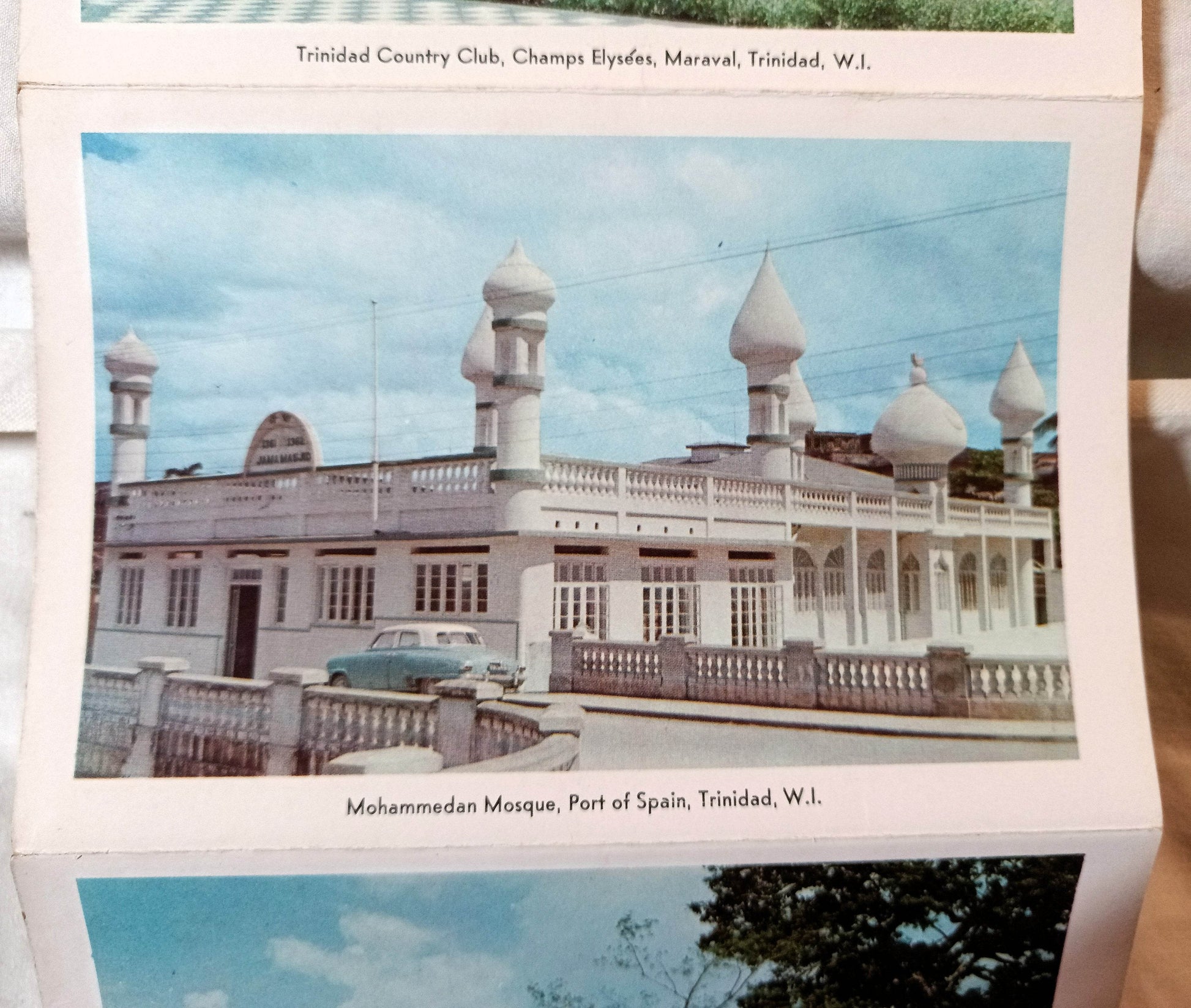 Trinidad Land Of The Humming Bird Late 1950s Postcard Booklet 13 views - TulipStuff