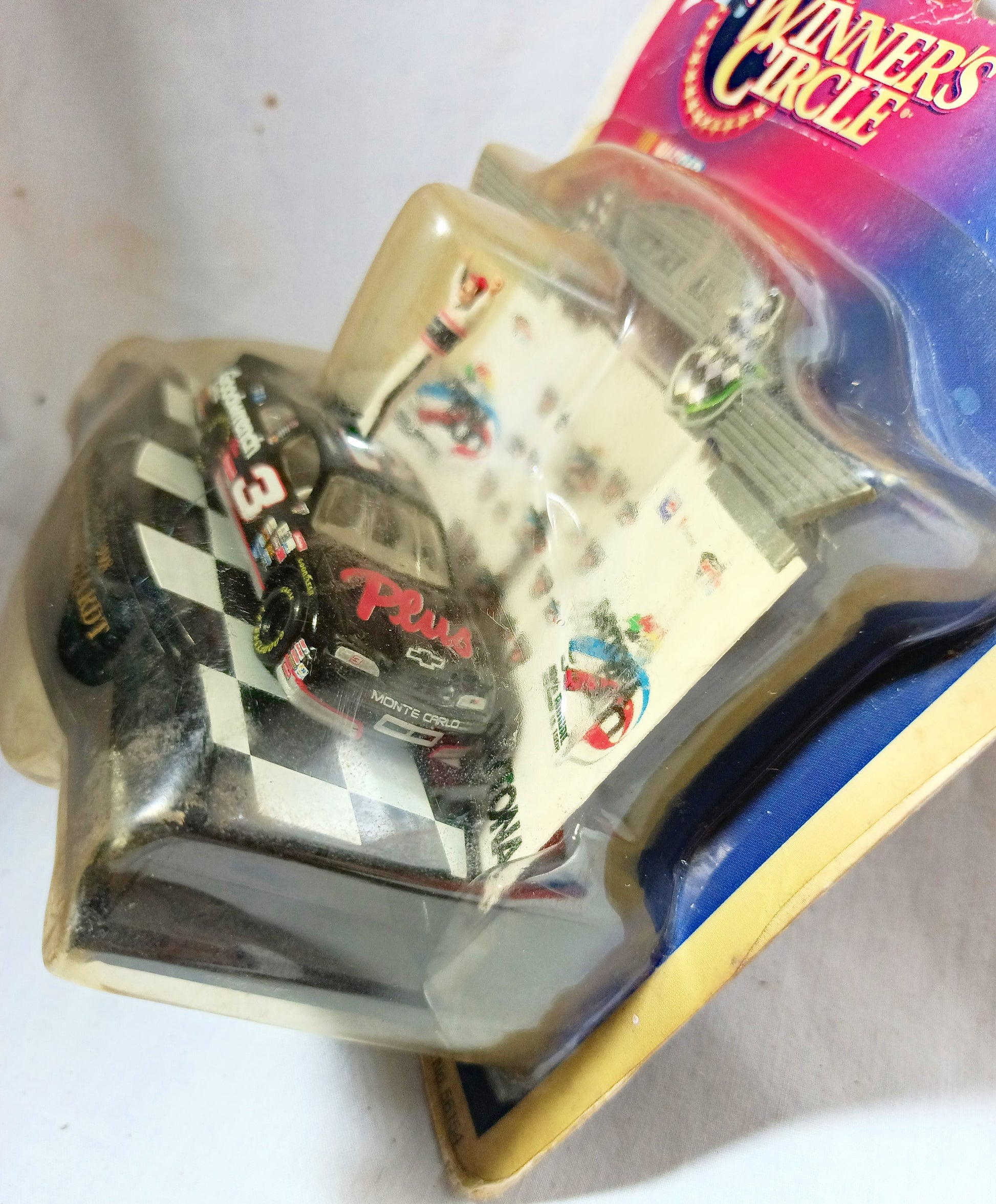Winners Circle 1998 Dale Earnhardt Goodwrench Daytona Victory Diorama - TulipStuff