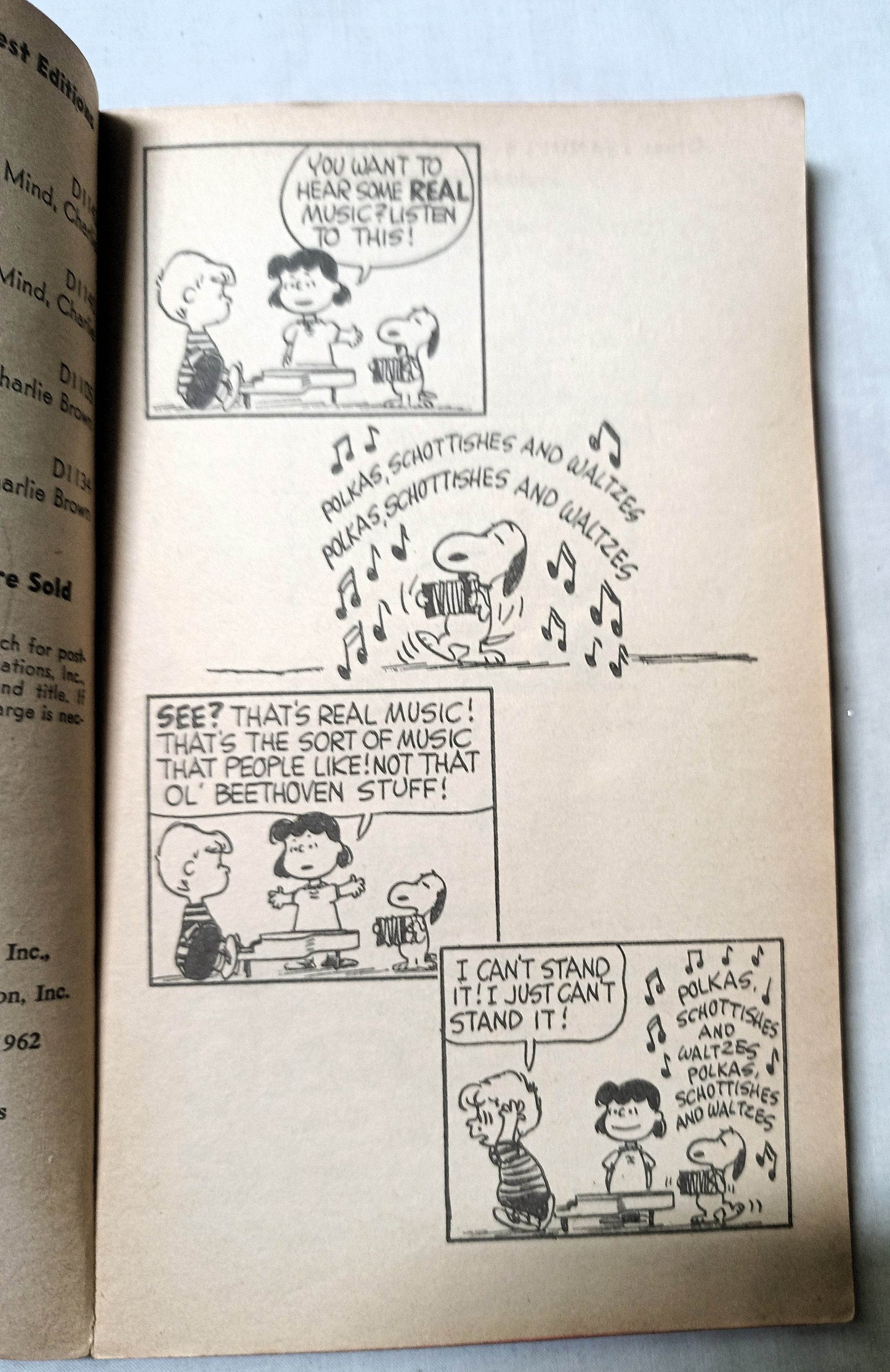 We Love You Snoopy Peanuts Charles M Schulz 1962 Printing Fawcett Crest - TulipStuff