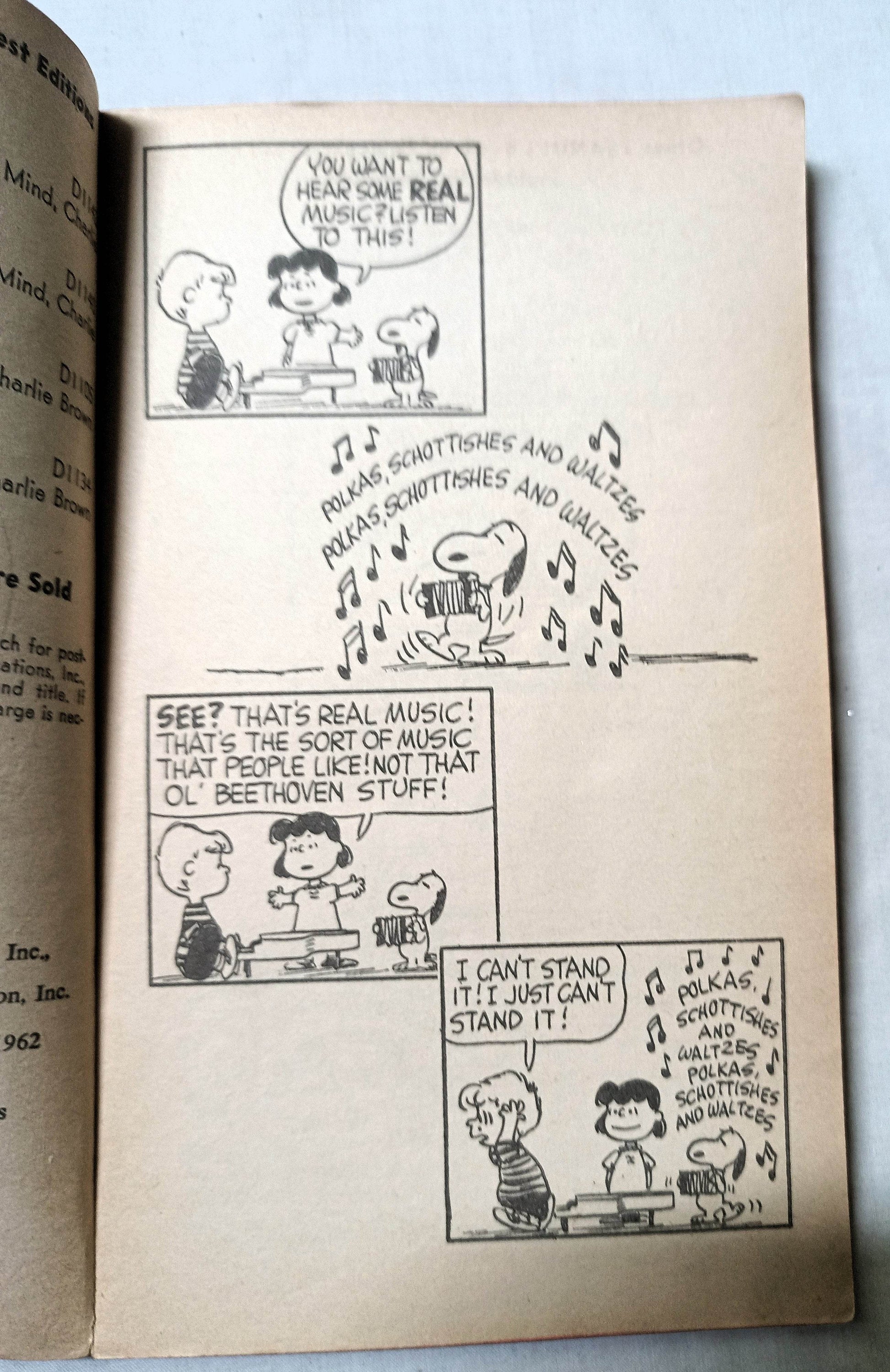 We Love You Snoopy Peanuts Charles M Schulz 1962 Printing Fawcett Crest - TulipStuff