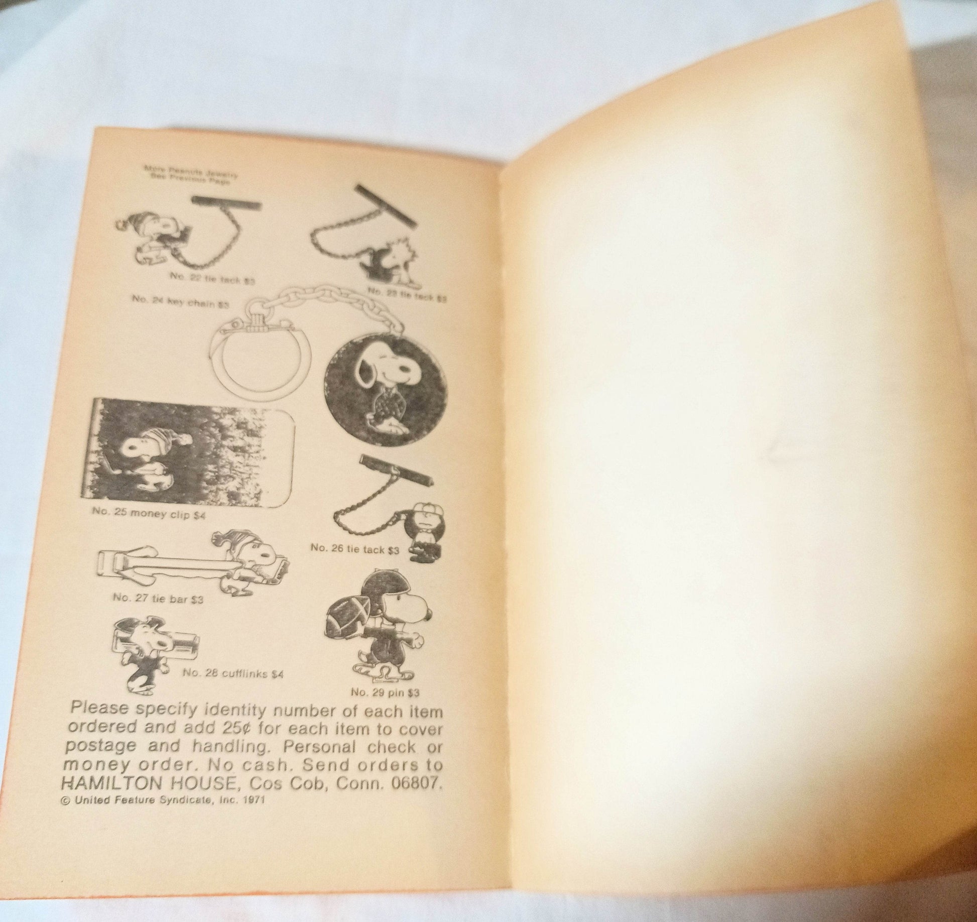 We're On Your Side Charlie Brown Peanuts Charles M Schulz Fawcett 1971 - TulipStuff