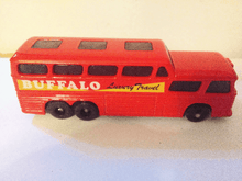 Load image into Gallery viewer, Lledo Days Gone DG23 Buffalo Luxury Travel 1954 Scenicruiser Bus - TulipStuff
