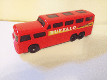 Load image into Gallery viewer, Lledo Days Gone DG23 Buffalo Luxury Travel 1954 Scenicruiser Bus - TulipStuff
