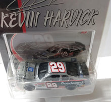 Load image into Gallery viewer, Action Racing 2002 Kevin Harvick #29 GM Goodwrench Service Monte Carlo - TulipStuff
