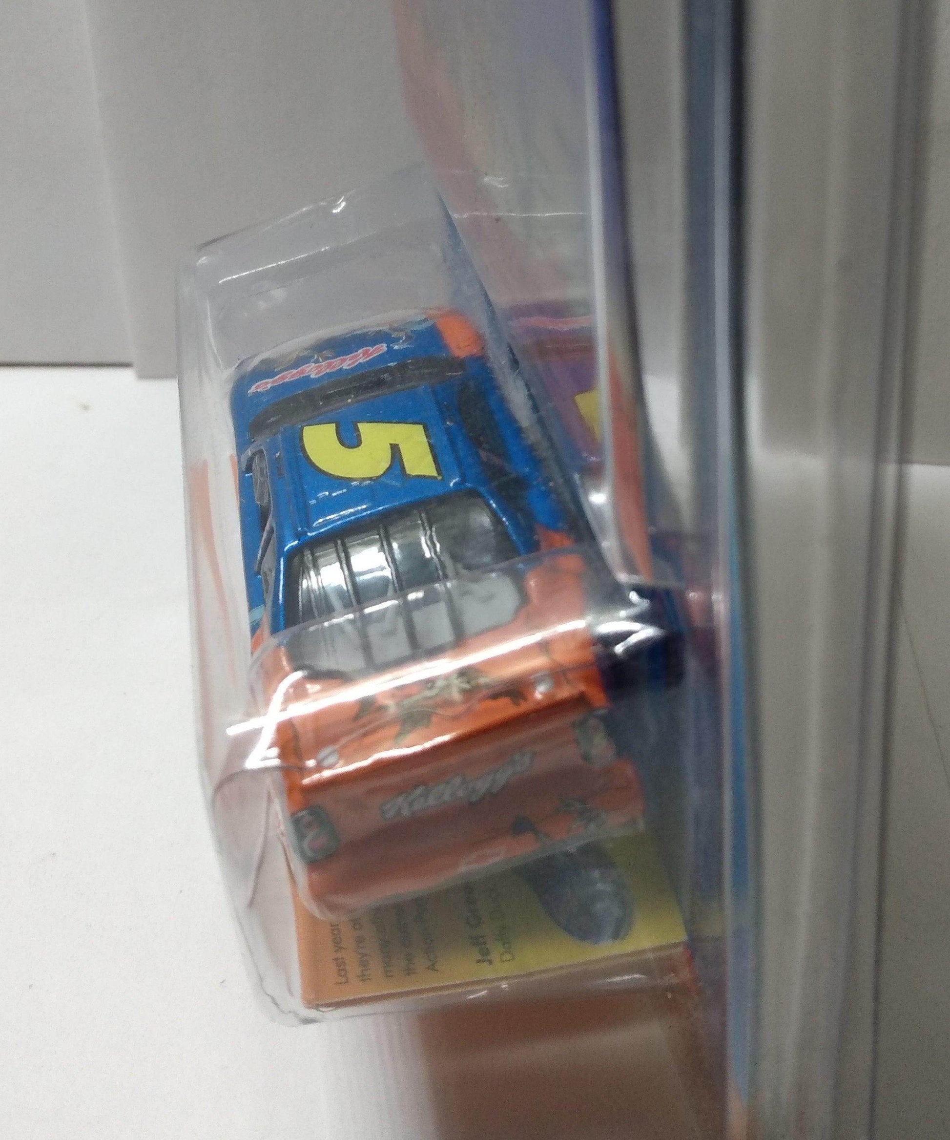 Action Racing 2002 Terry Labonte Kellogg's Looney Tunes Rematch ltd ed - TulipStuff