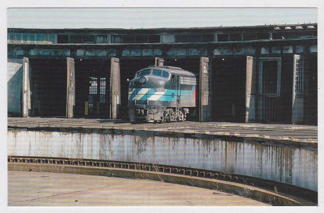 Amtrak First Locomotive EMD E8 Inherited Fom Penn Central Postcard - TulipStuff