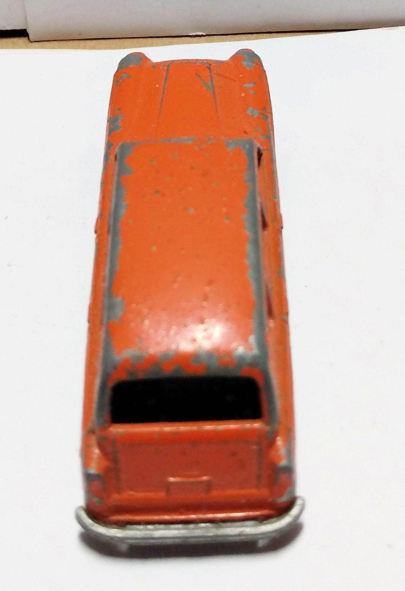 Budgie Toys no. 15 Austin A95 Westminster Countryman England 1957 - TulipStuff