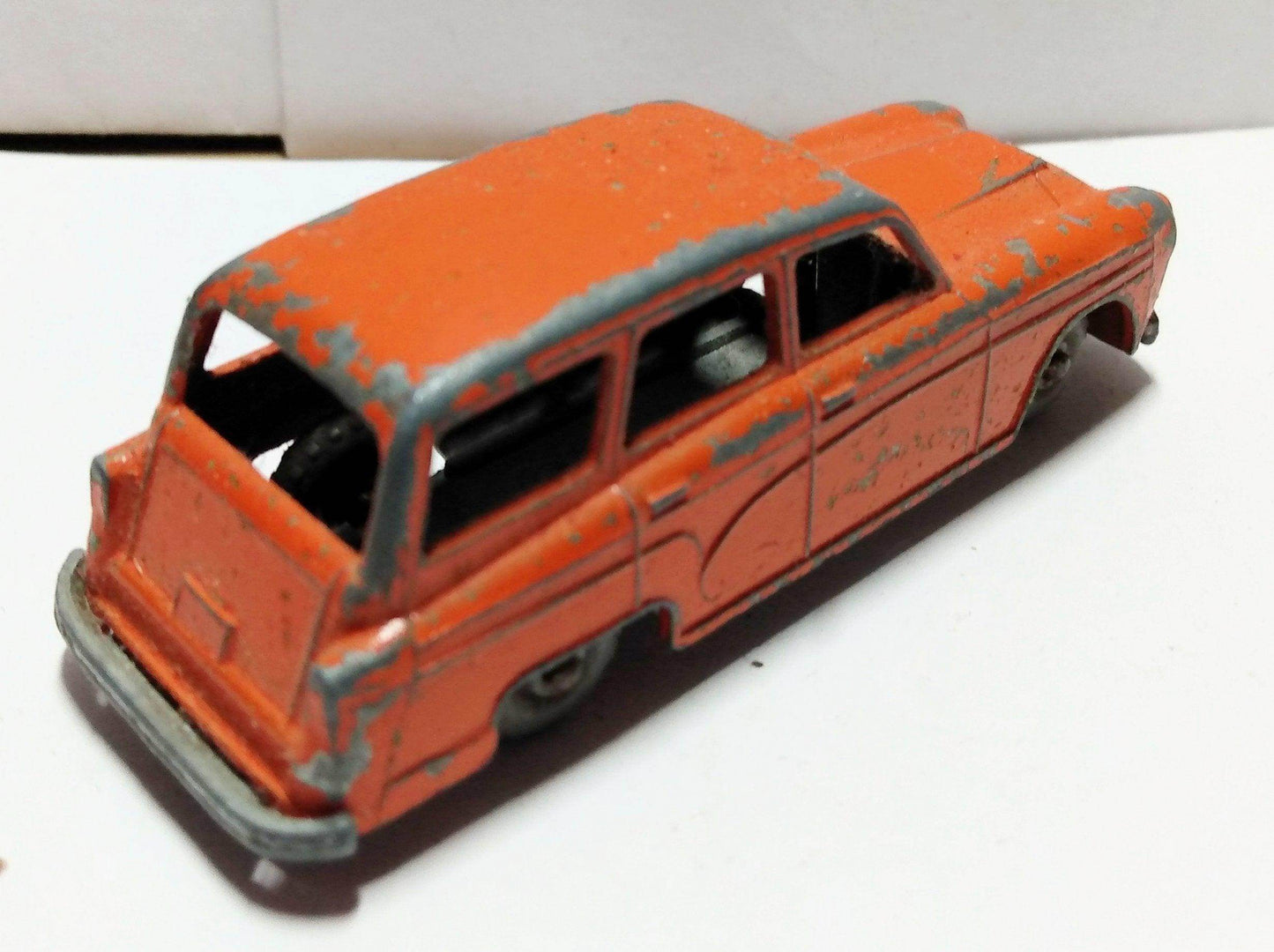Budgie Toys no. 15 Austin A95 Westminster Countryman England 1957 - TulipStuff