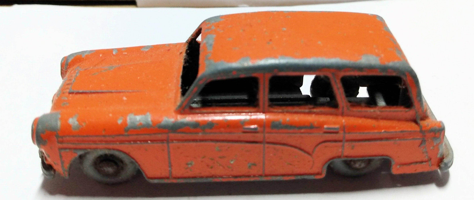 Budgie Toys no. 15 Austin A95 Westminster Countryman England 1957 - TulipStuff