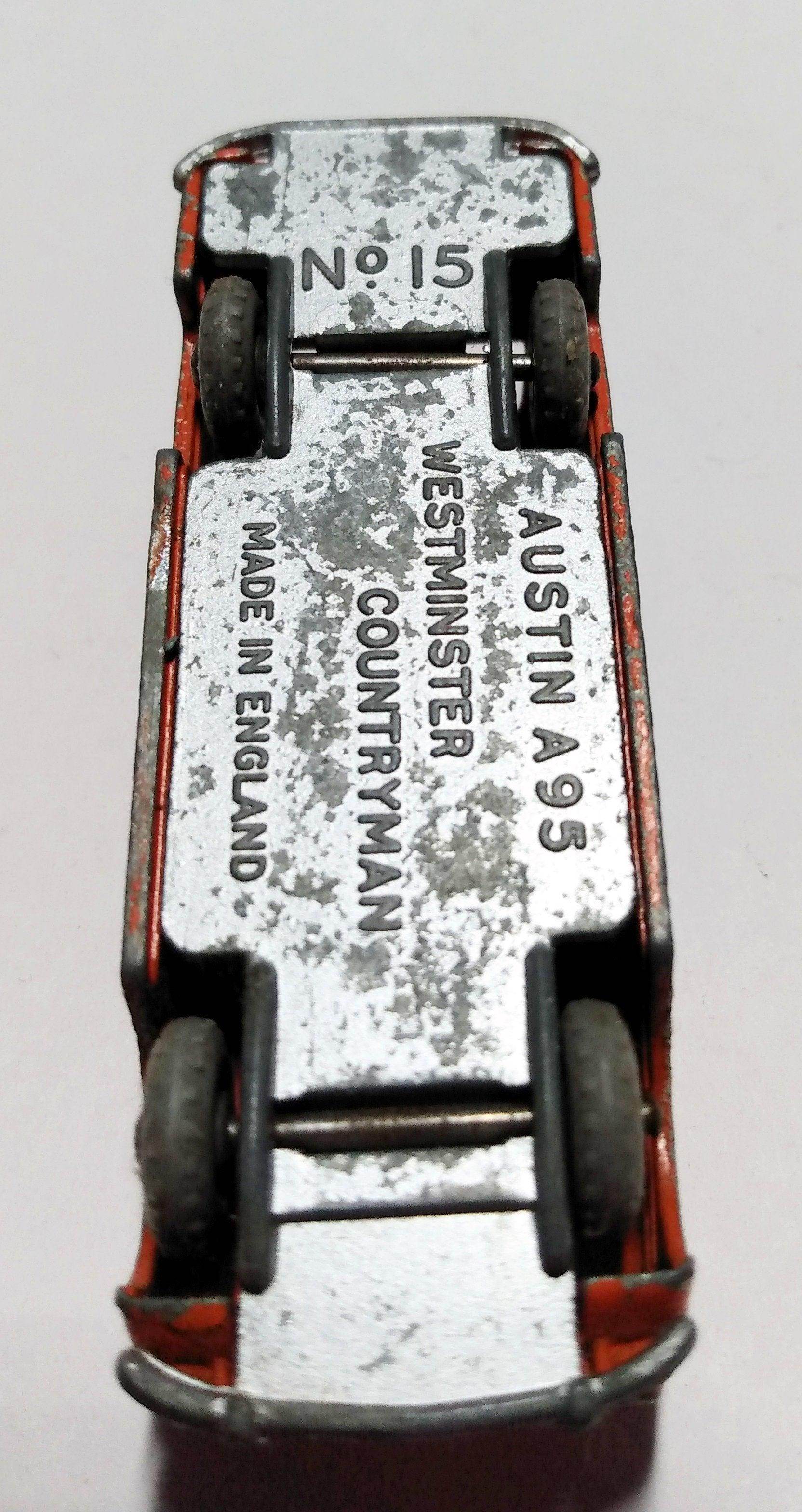 Budgie Toys no. 15 Austin A95 Westminster Countryman England 1957 - TulipStuff