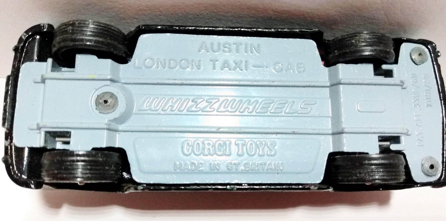 Corgi 418 A Austin London Taxi Cab Whizzwheels Great Britain 1971 - TulipStuff