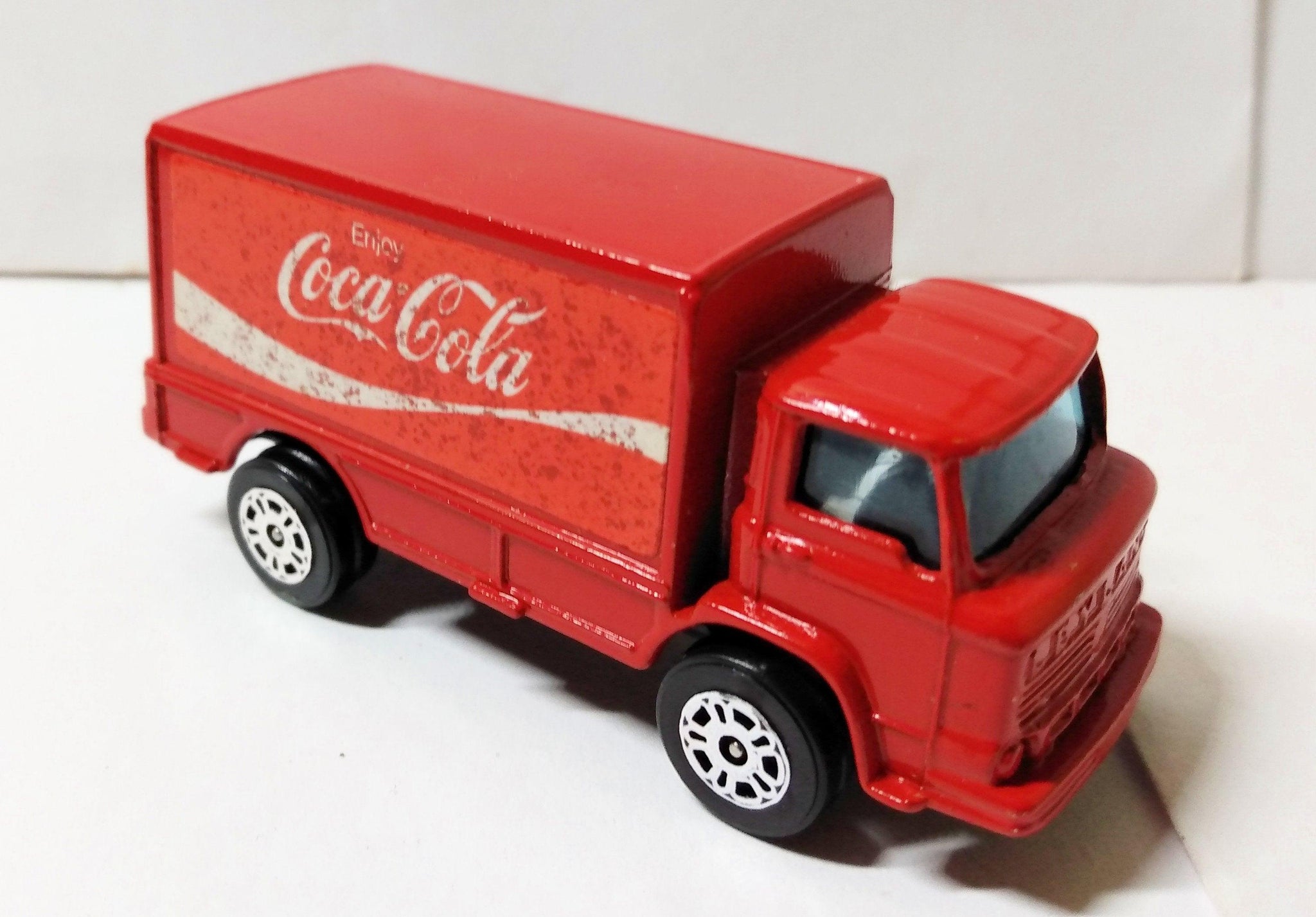Hot wheels coca cola truck discount