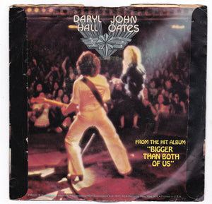 Daryl Hall & John Oates Rich Girl 7" Vinyl Single 1976 RCA PB-10860 - TulipStuff