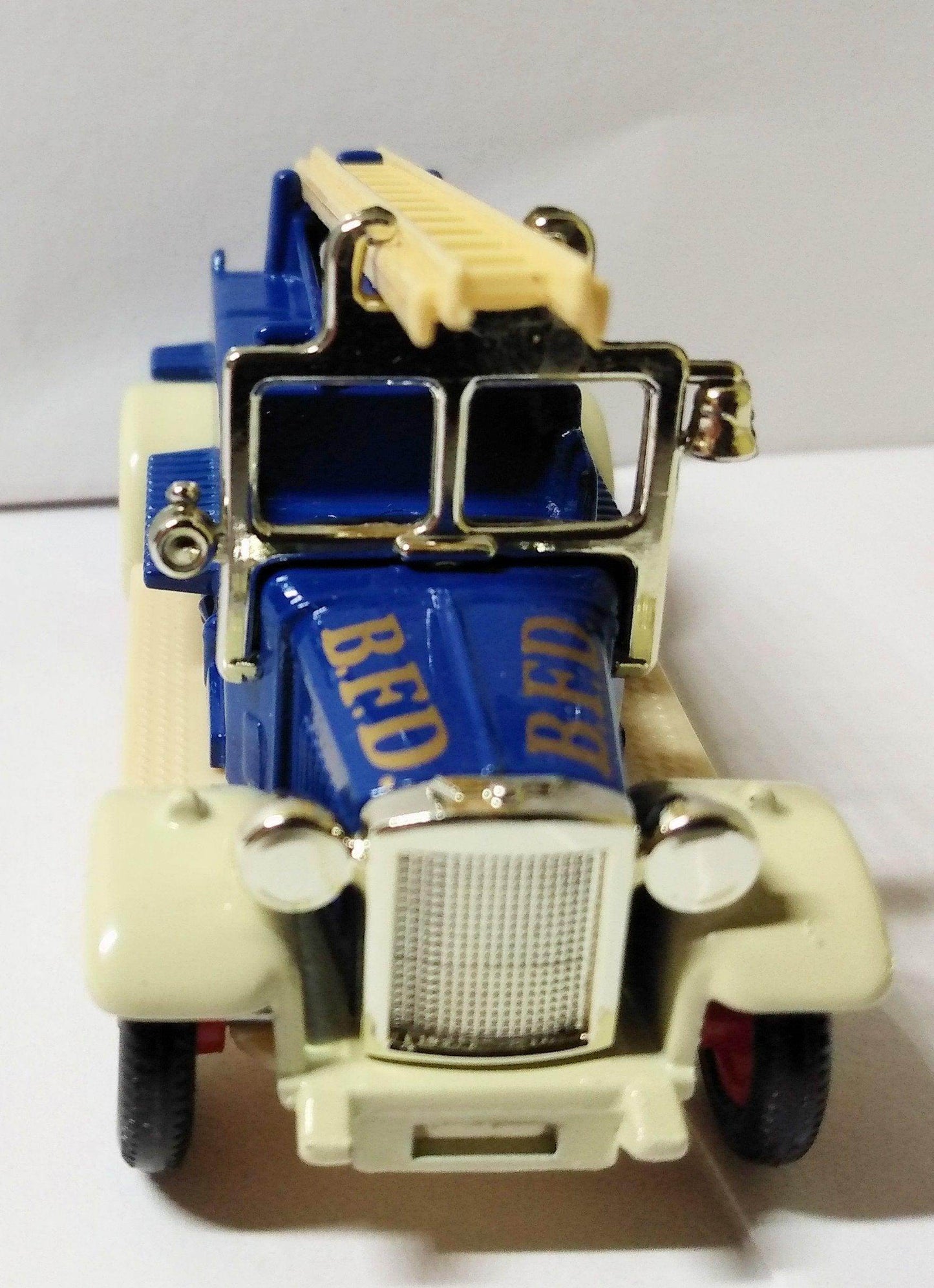 Lledo Models of Days Done DG12 1934 Dennis Fire Engine Bermuda - TulipStuff