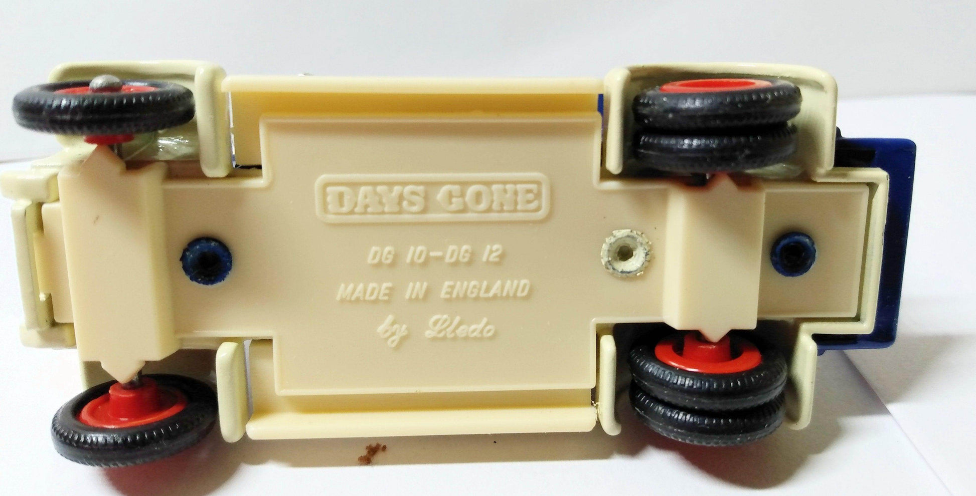 Lledo Models of Days Done DG12 1934 Dennis Fire Engine Bermuda - TulipStuff