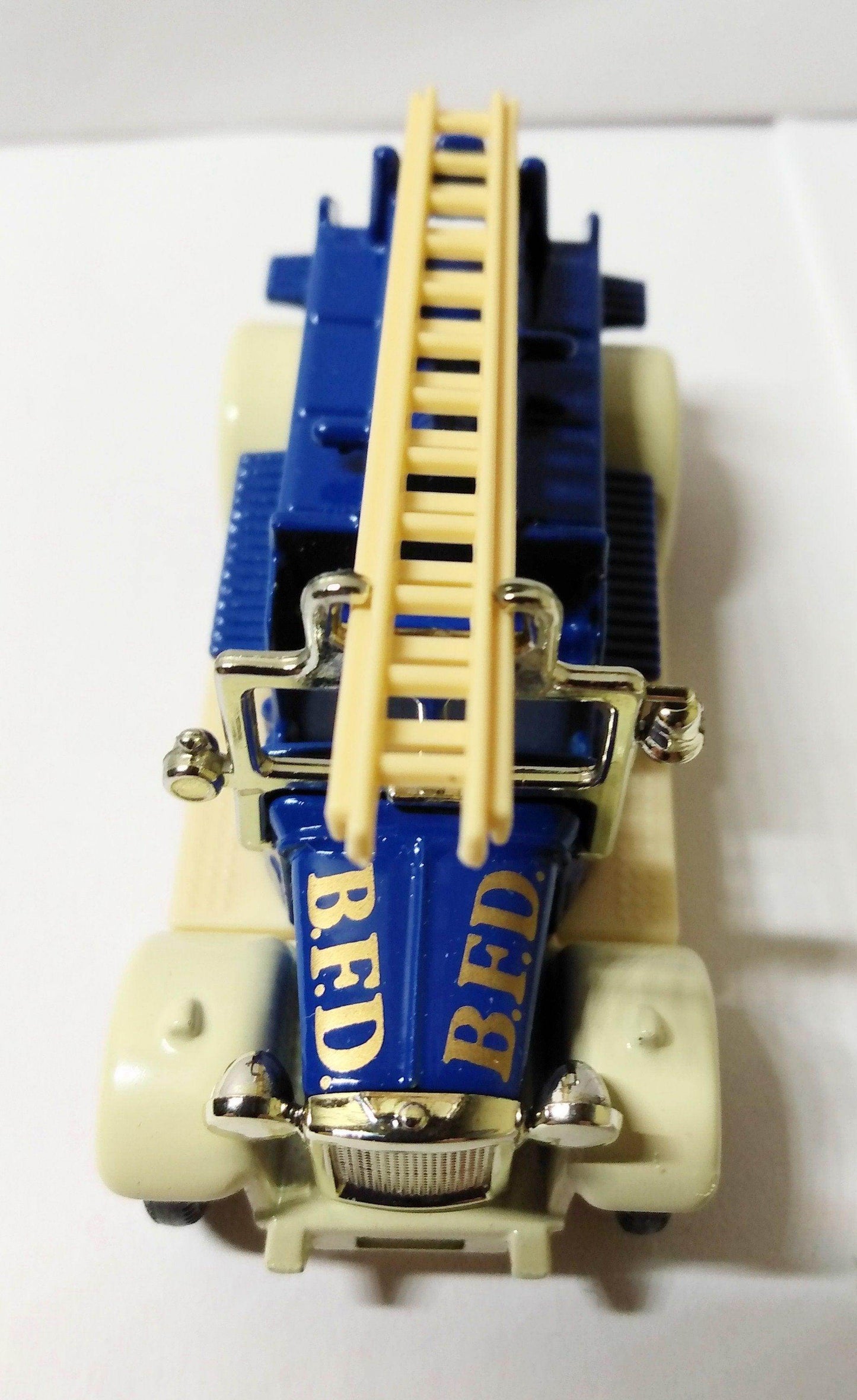 Lledo Models of Days Done DG12 1934 Dennis Fire Engine Bermuda - TulipStuff