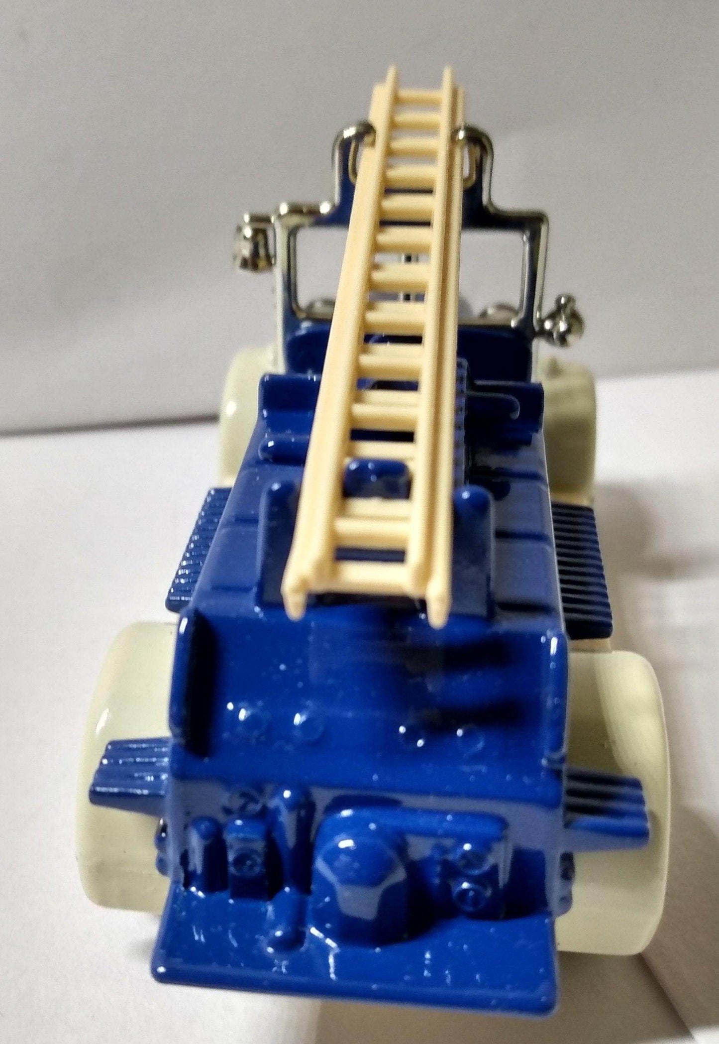 Lledo Models of Days Done DG12 1934 Dennis Fire Engine Bermuda - TulipStuff