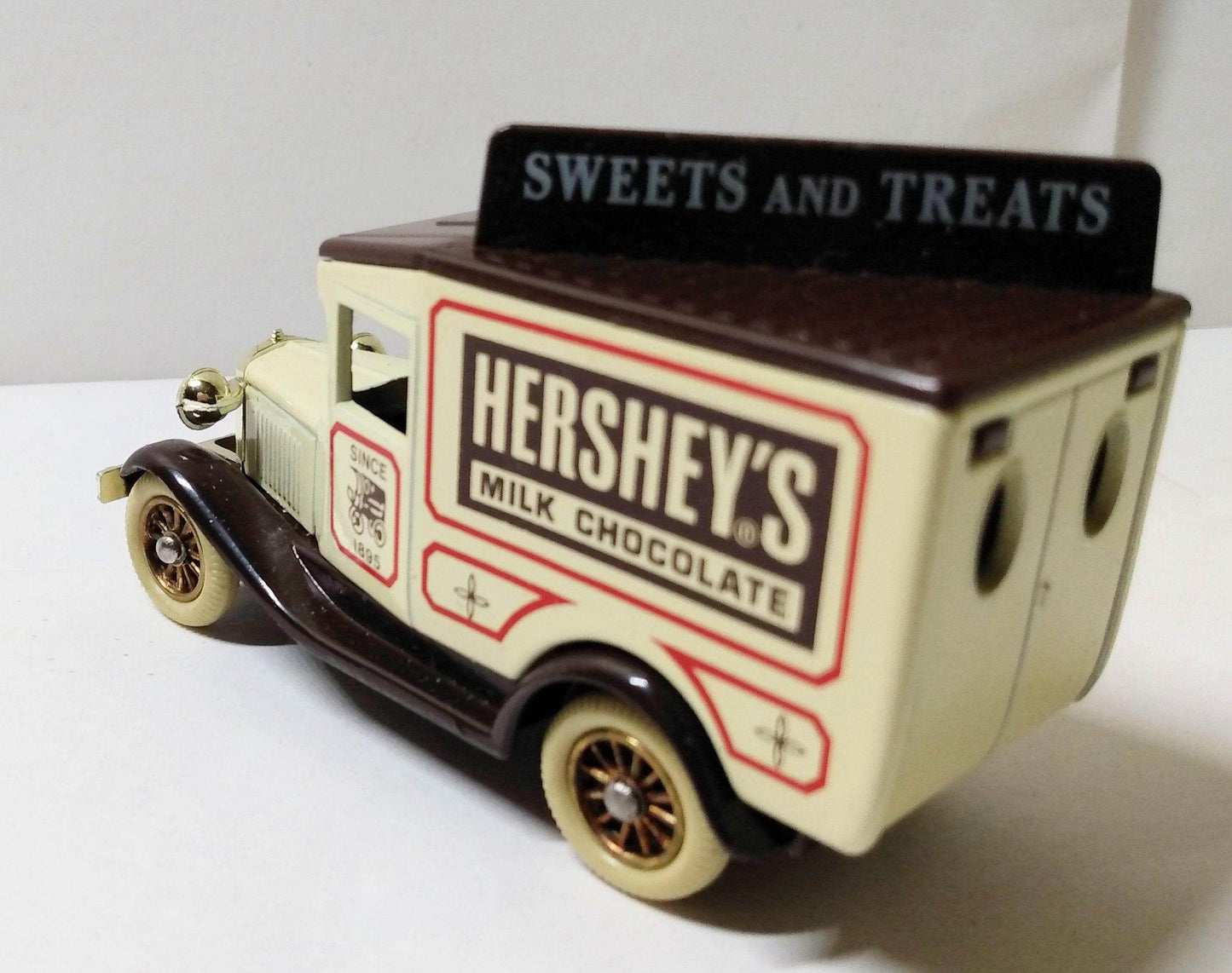 Lledo Hartoy DG13 Hershey's Milk Chocolate 1934 Ford Model A Van Made in England - TulipStuff