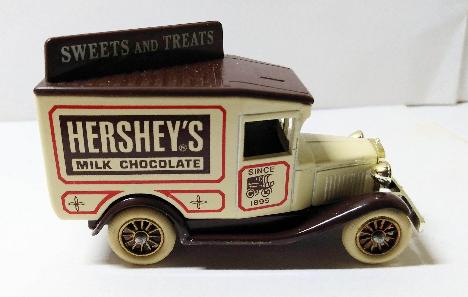 Lledo Hartoy DG13 Hershey's Milk Chocolate 1934 Ford Model A Van Made in England - TulipStuff
