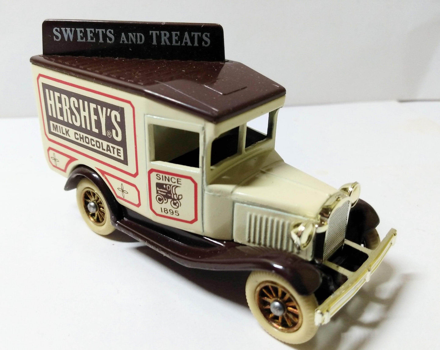 Lledo Hartoy DG13 Hershey's Milk Chocolate 1934 Ford Model A Van Made in England - TulipStuff