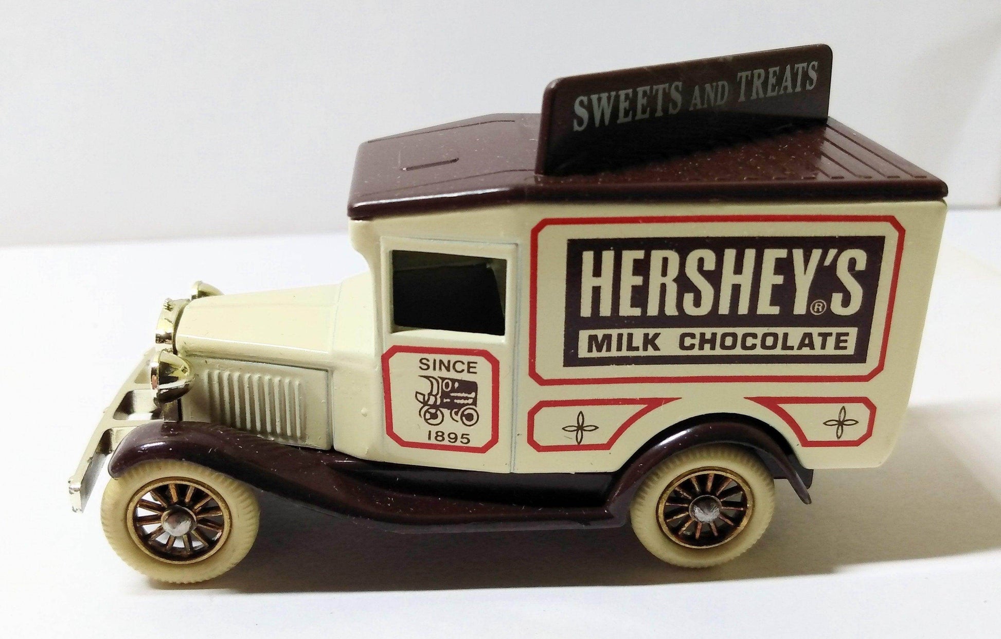 Lledo Hartoy DG13 Hershey's Milk Chocolate 1934 Ford Model A Van Made in England - TulipStuff