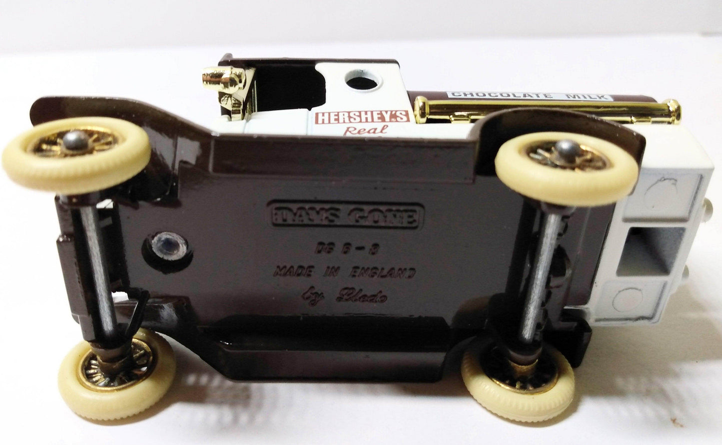 Lledo DG8 Hershey's Chocolate Milk 1920 Ford Model T Tanker Truck - TulipStuff