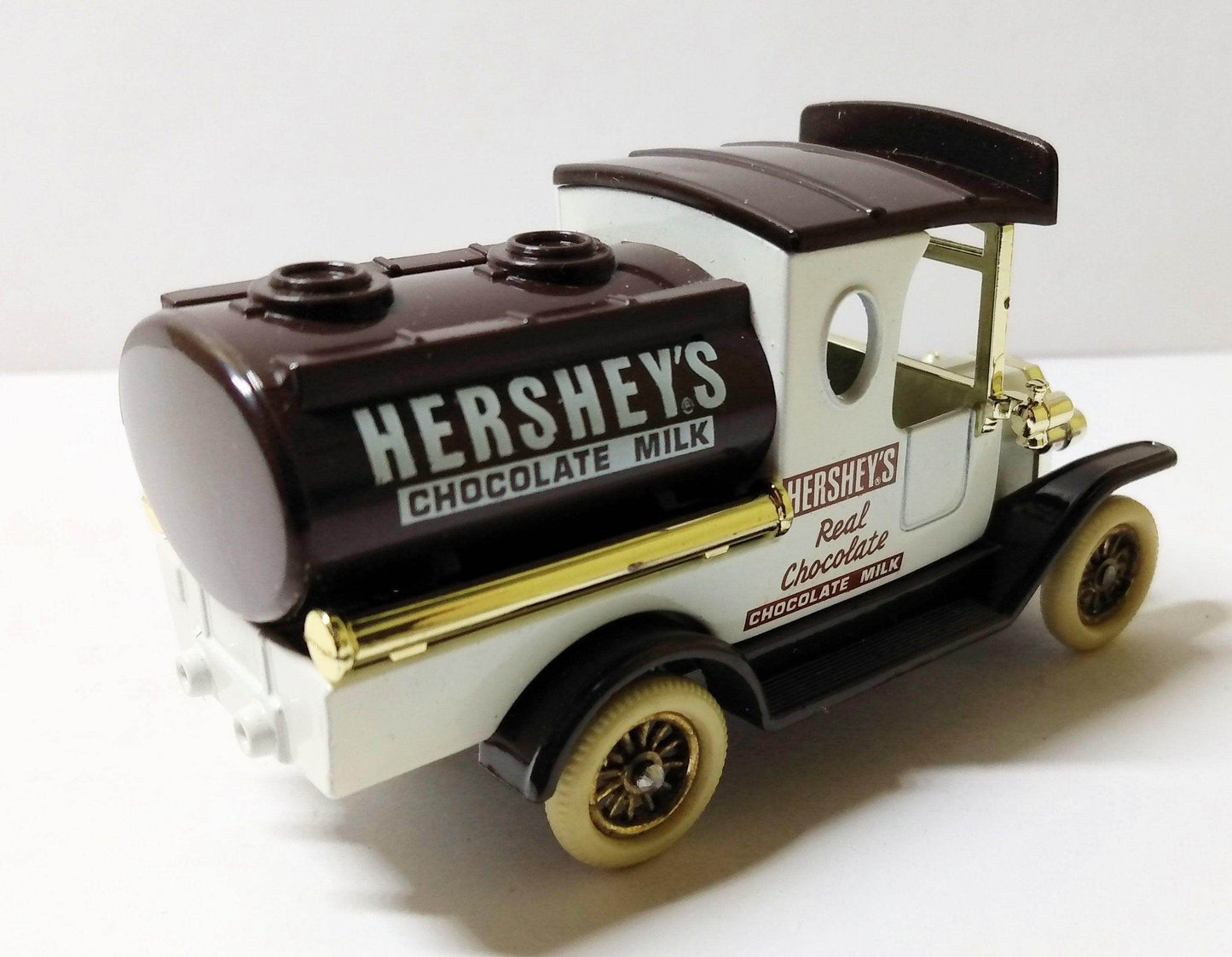 Lledo DG8 Hershey's Chocolate Milk 1920 Ford Model T Tanker Truck - TulipStuff