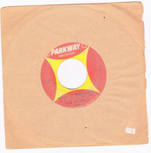 Load image into Gallery viewer, The Dovells Betty In Bermudas Dance The Froog 7&quot; Vinyl Doo Wop 1962 - TulipStuff

