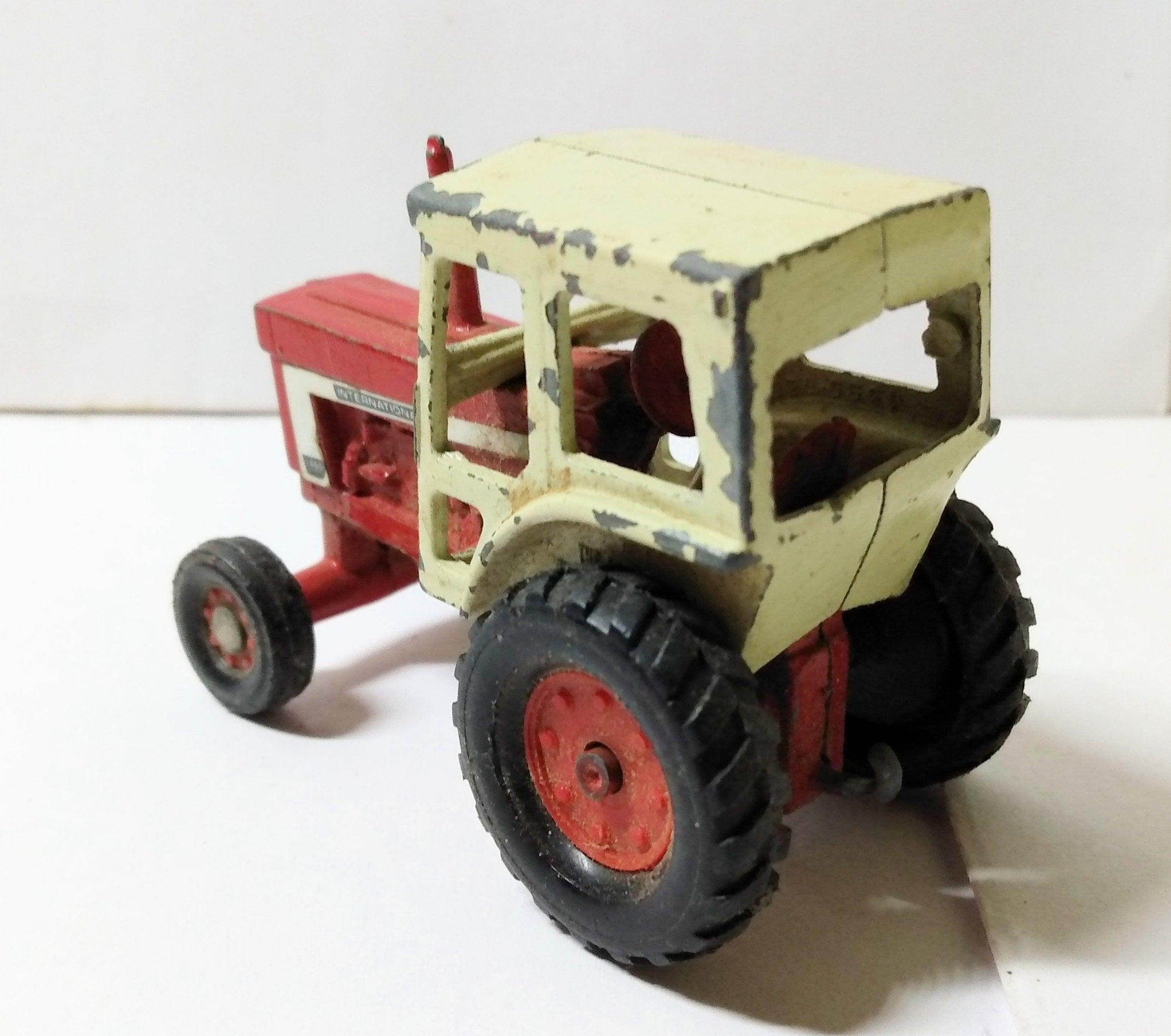 Ertl #1355 IH International Harvester 1466 Tractor 1970's 1/64 - TulipStuff