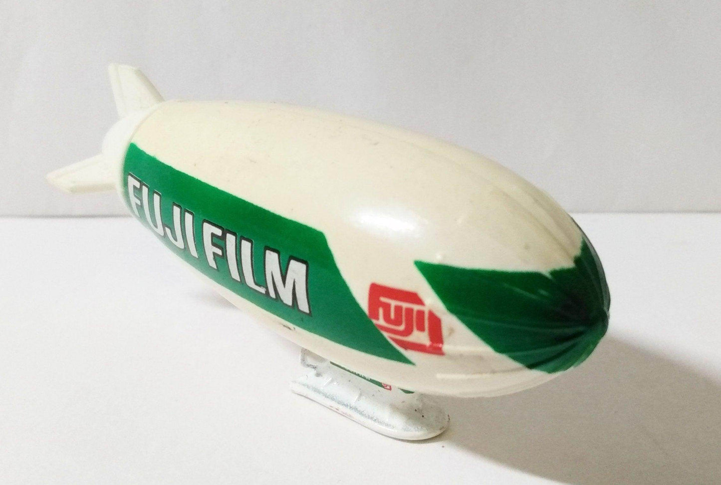 Hot Wheels no. 12341 Fuji Film Blimp #249 1994 - TulipStuff