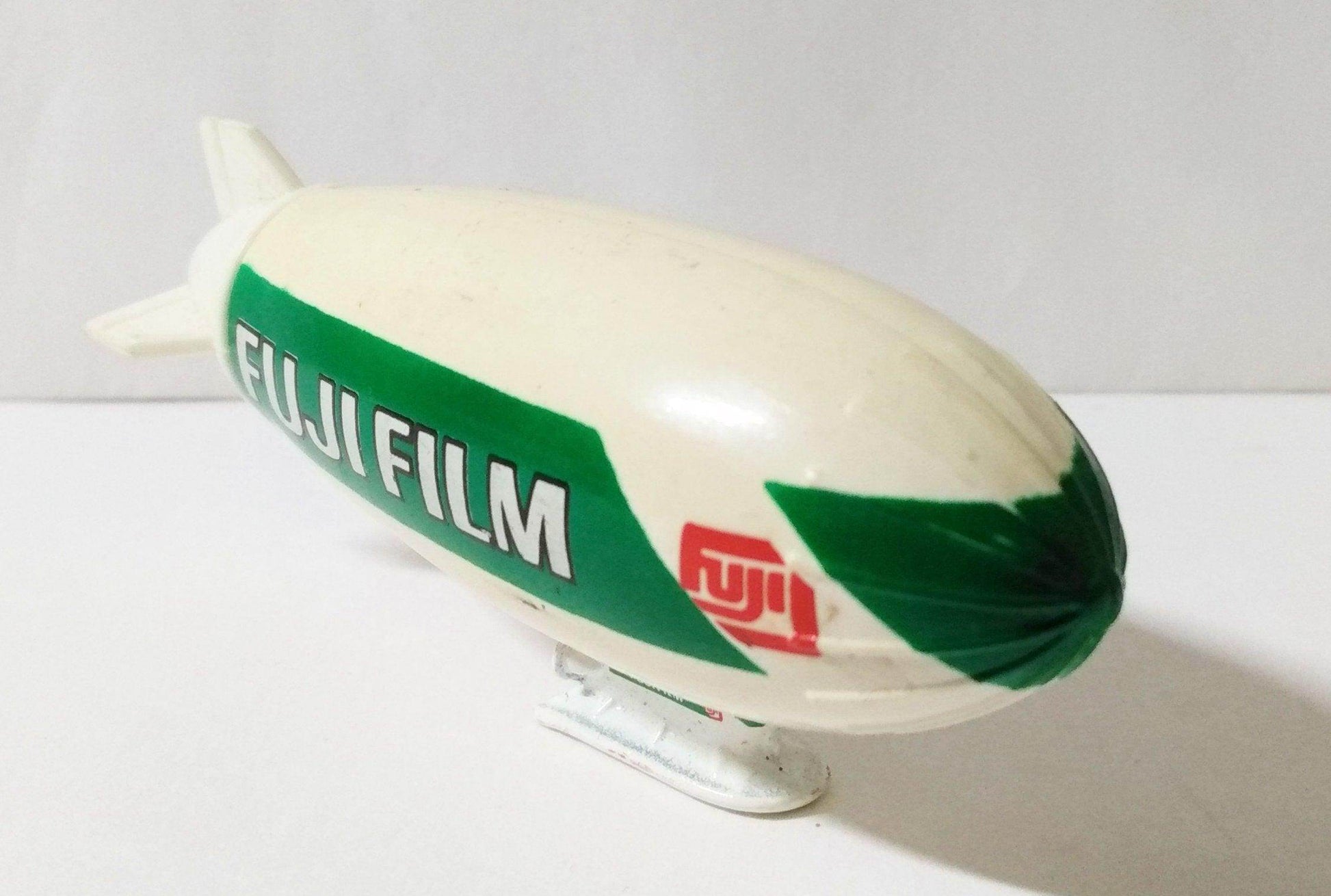 Hot Wheels no. 12341 Fuji Film Blimp #249 1994 - TulipStuff