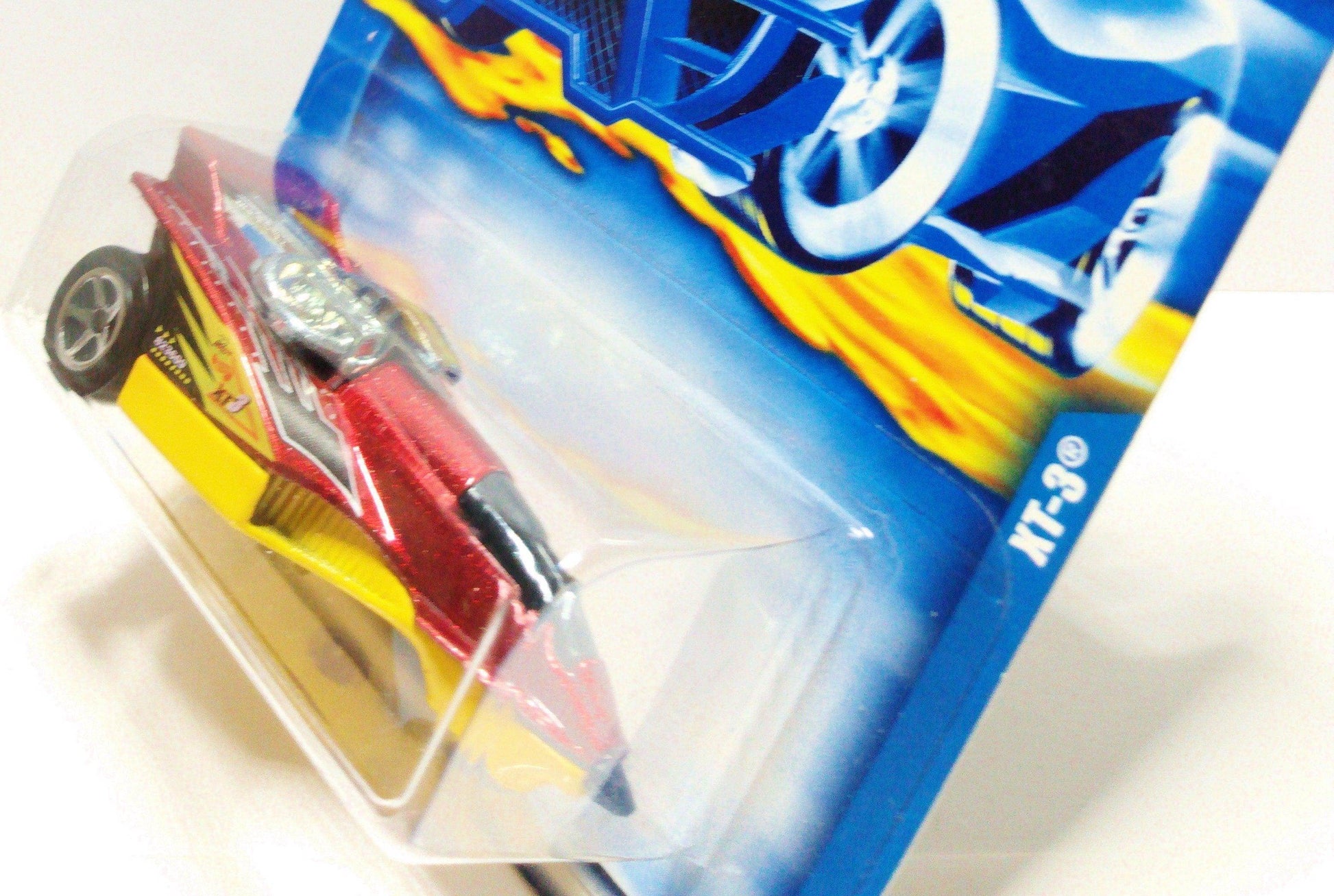 Hot Wheels 2000 Collector #215 XT-3 3-Wheel Race Car - TulipStuff