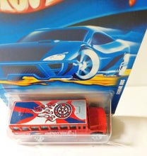 Load image into Gallery viewer, Hot Wheels 2000 Collector #216 School Bus - TulipStuff
