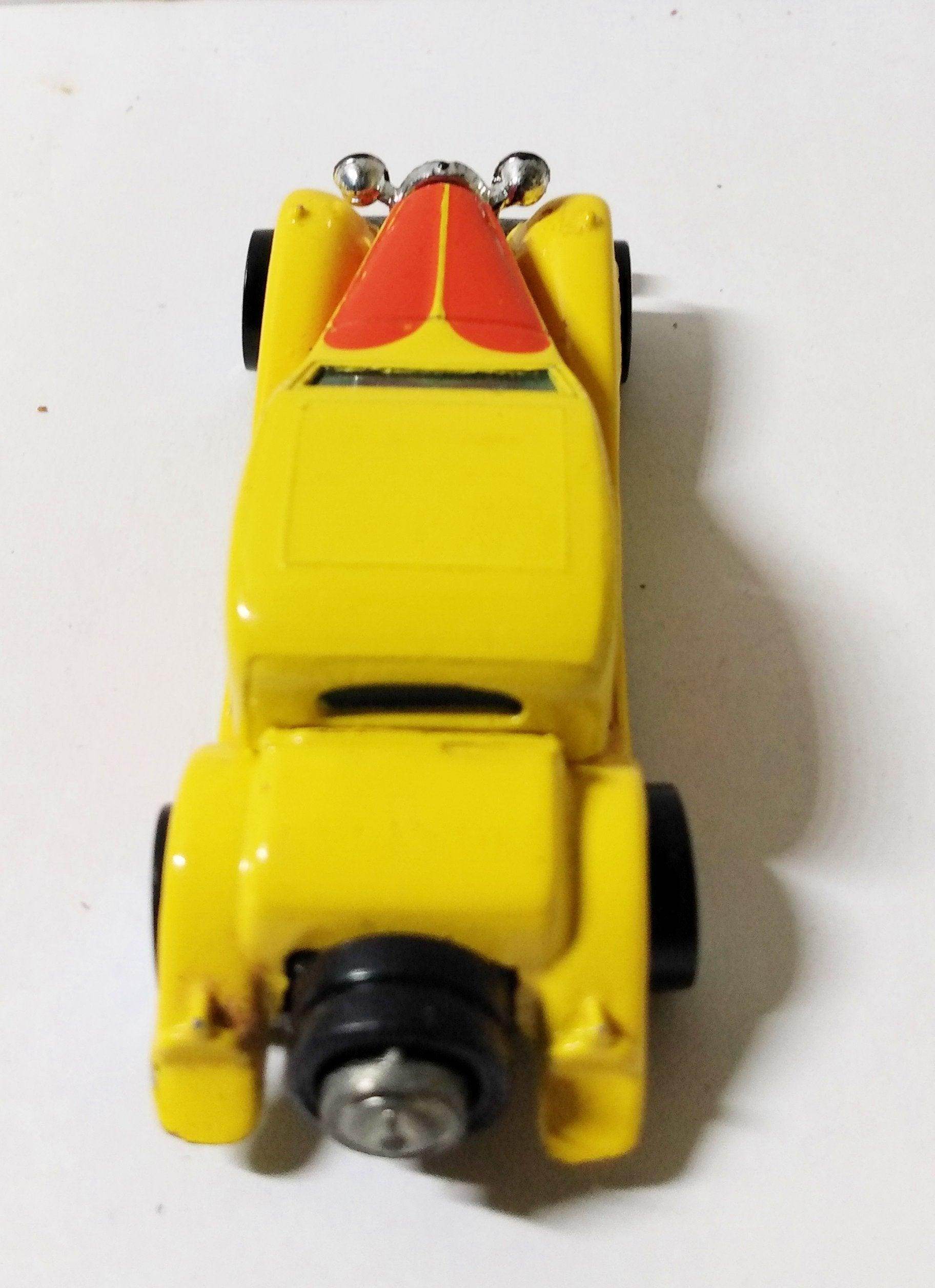 Hot Wheels #2526 '37 Bugatti yellow ww 1986 - TulipStuff