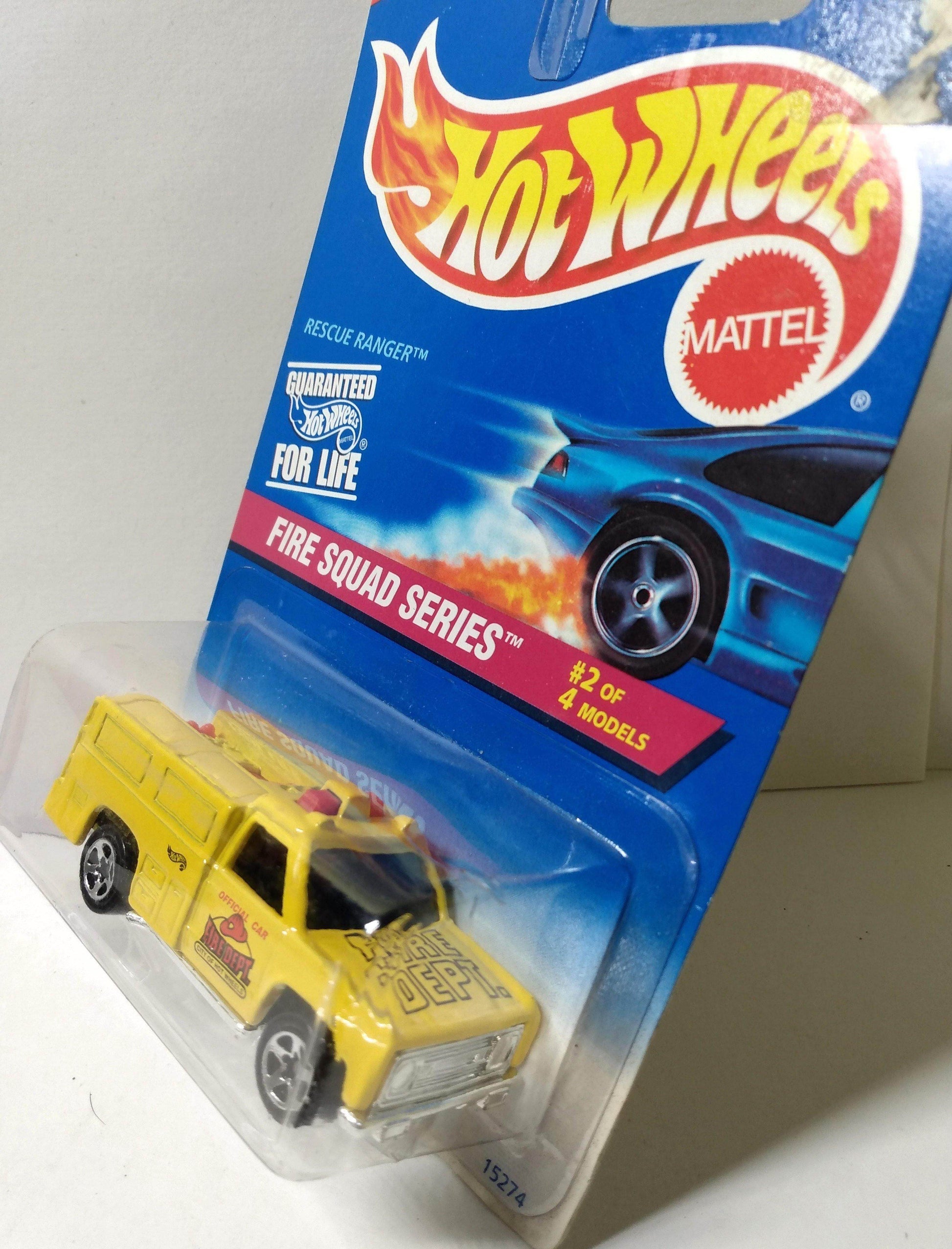 Hot Wheels Fire Squad Rescue Ranger Paramedic Truck Collector #425 - TulipStuff