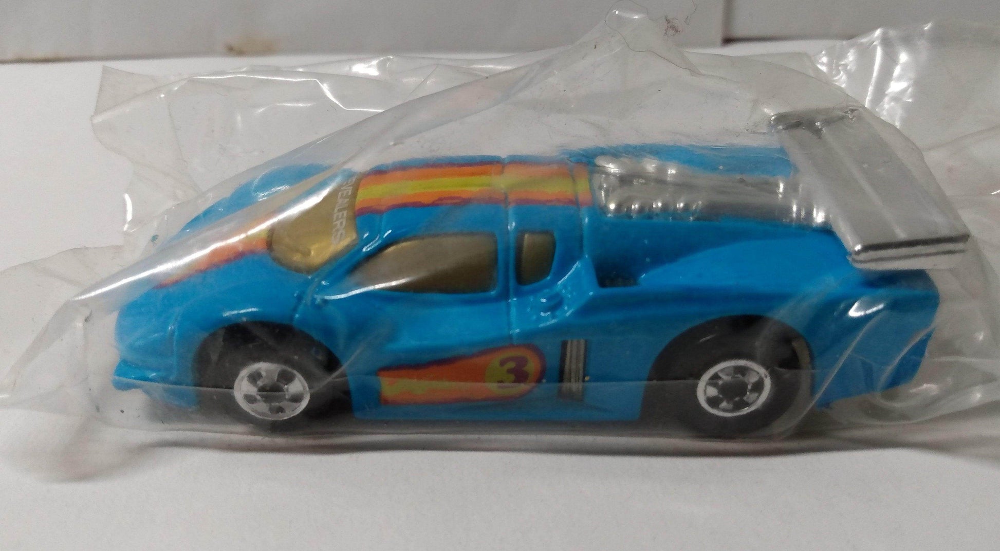 Hot Wheels #1789 Blue Token Revealers GT Racer 1993 - TulipStuff
