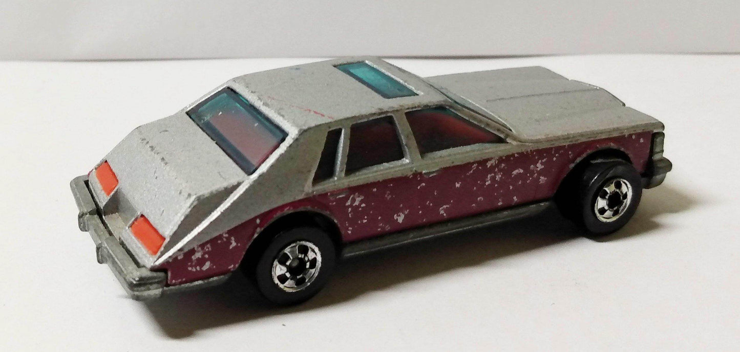 Hot Wheels 1698 Cadillac Seville Hong Kong 1980 - TulipStuff