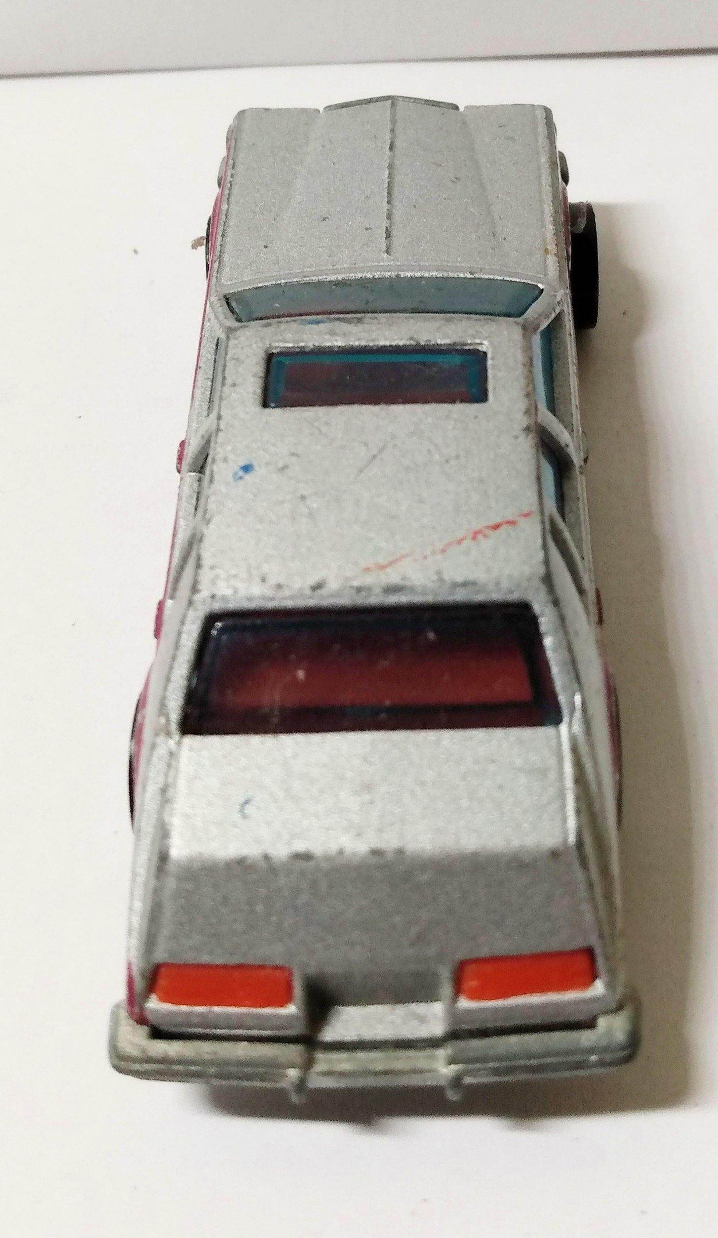 Hot Wheels 1698 Cadillac Seville Hong Kong 1980 - TulipStuff