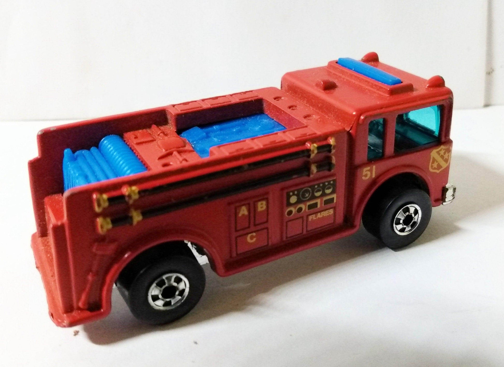 Hot Wheels 9640 Fire-Eater Fire Engine Truck Hong Kong 1977 bw - TulipStuff