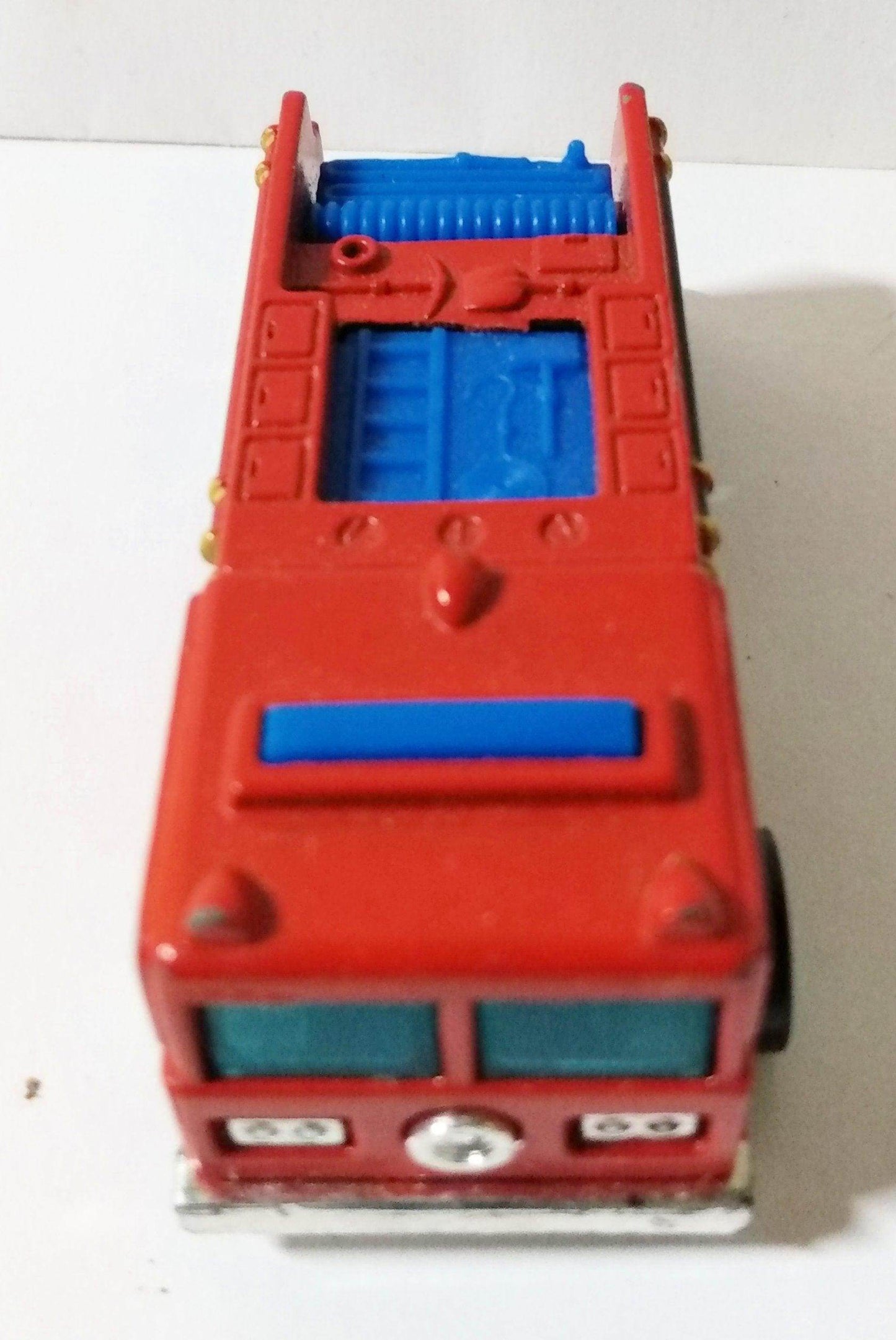 Hot Wheels 9640 Fire-Eater Fire Engine Truck Hong Kong 1977 bw - TulipStuff