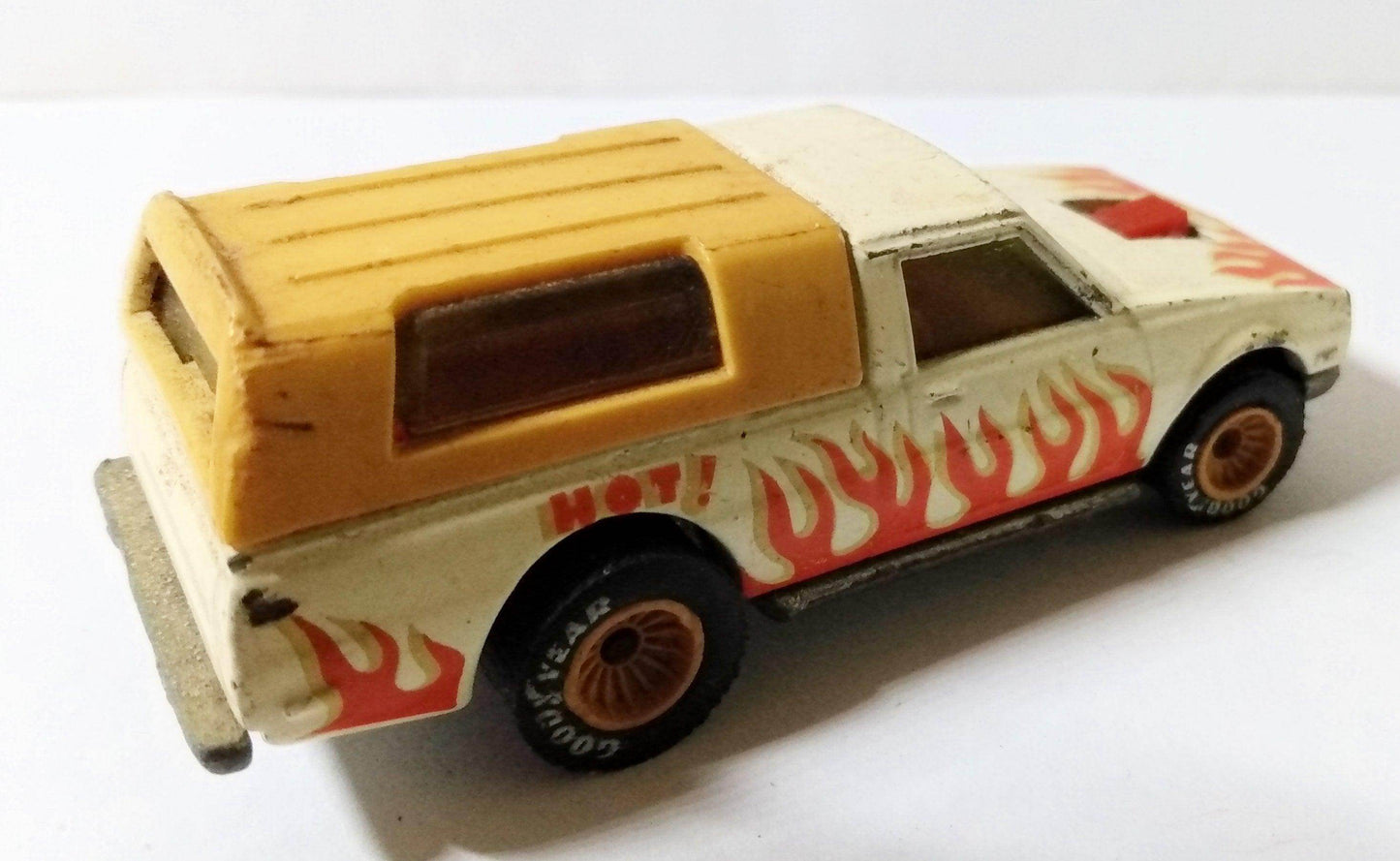 Hot Wheels 9540 Real Riders Dodge D-50 Pickup Truck 1985 White - TulipStuff