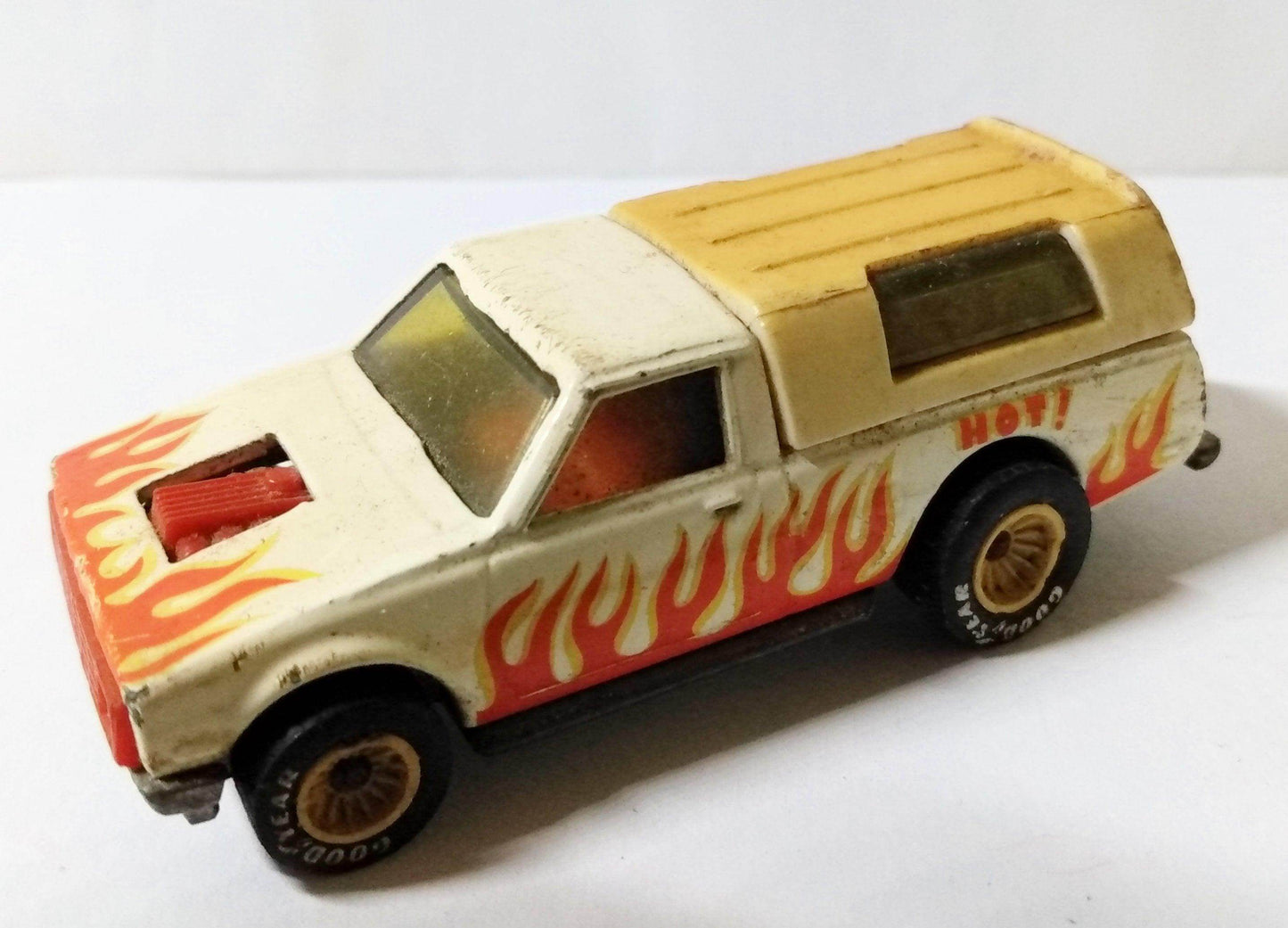 Hot Wheels 9540 Real Riders Dodge D-50 Pickup Truck 1985 White - TulipStuff